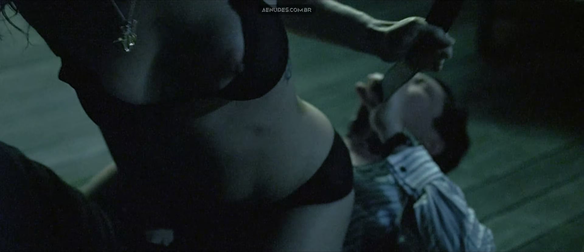 Asia Argento nua pelada cena de sexo em Boarding Gate