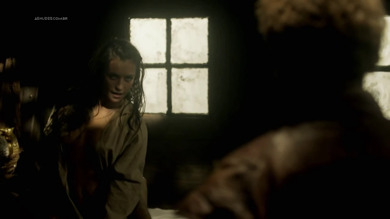 Marcela Mar nua pelada cena de sexo em Sitiados (Série).