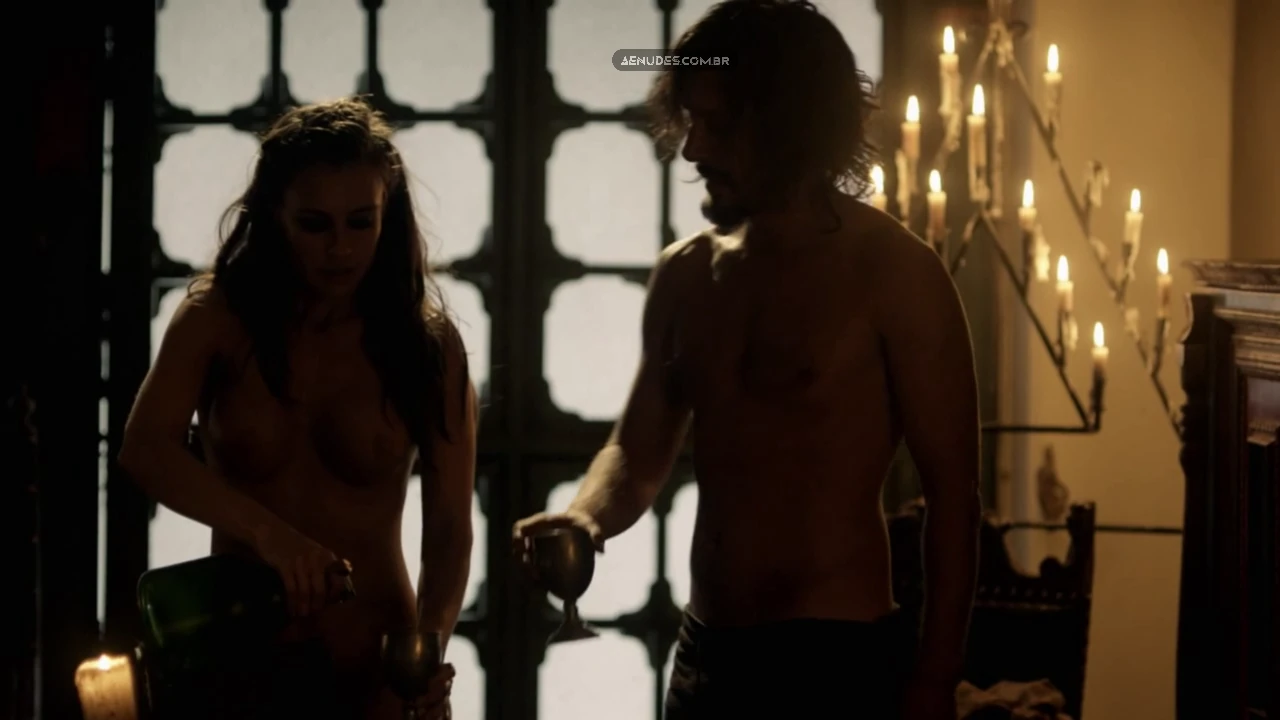 Marcela Mar nua pelada cena de sexo em Sitiados (Série).