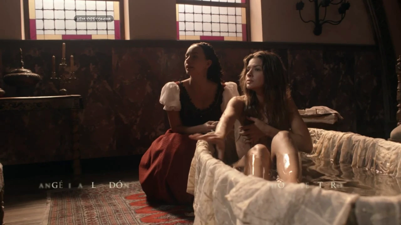 María Eugenia Suárez nua pelada cena de sexo em Sitiados (Série).
