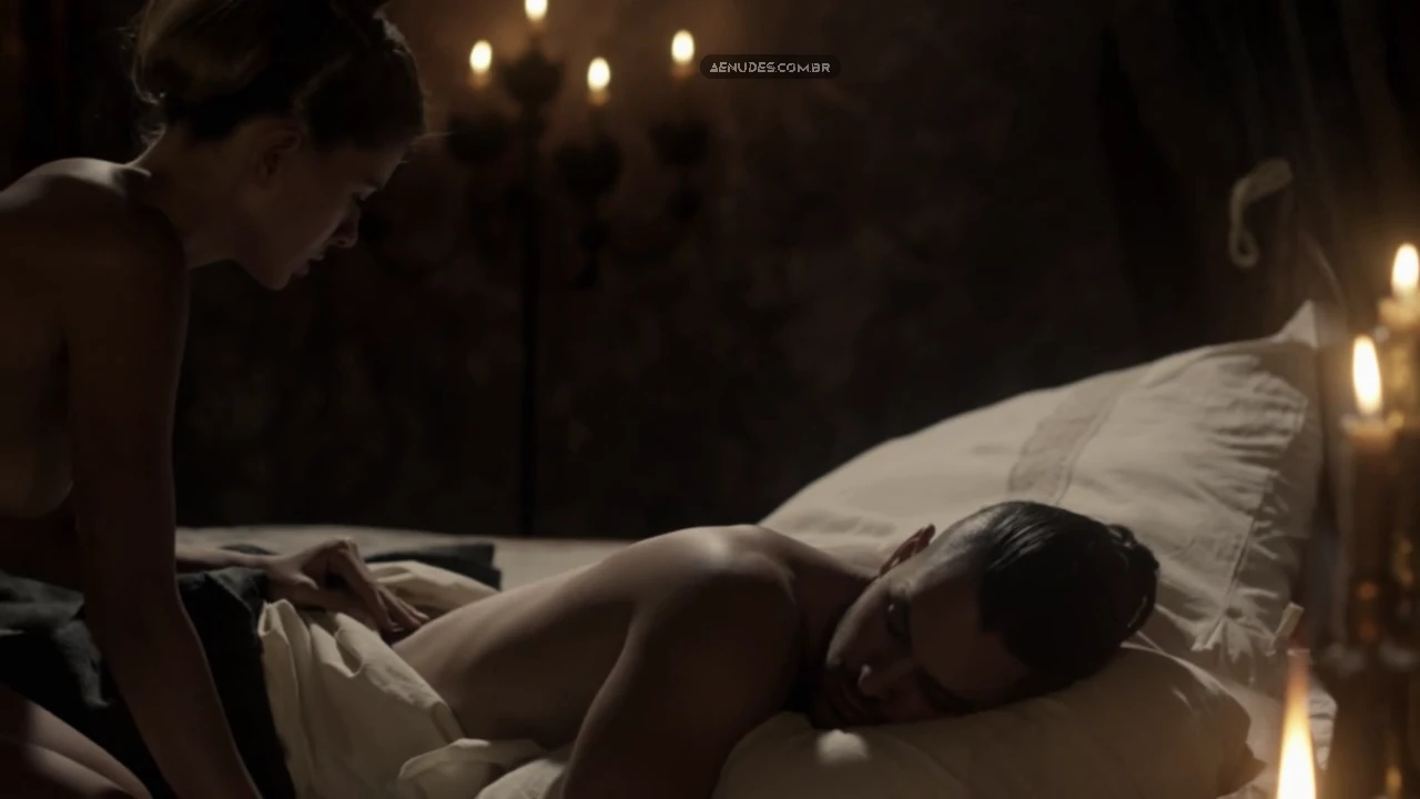 María Eugenia Suárez nua pelada cena de sexo em Sitiados (Série).
