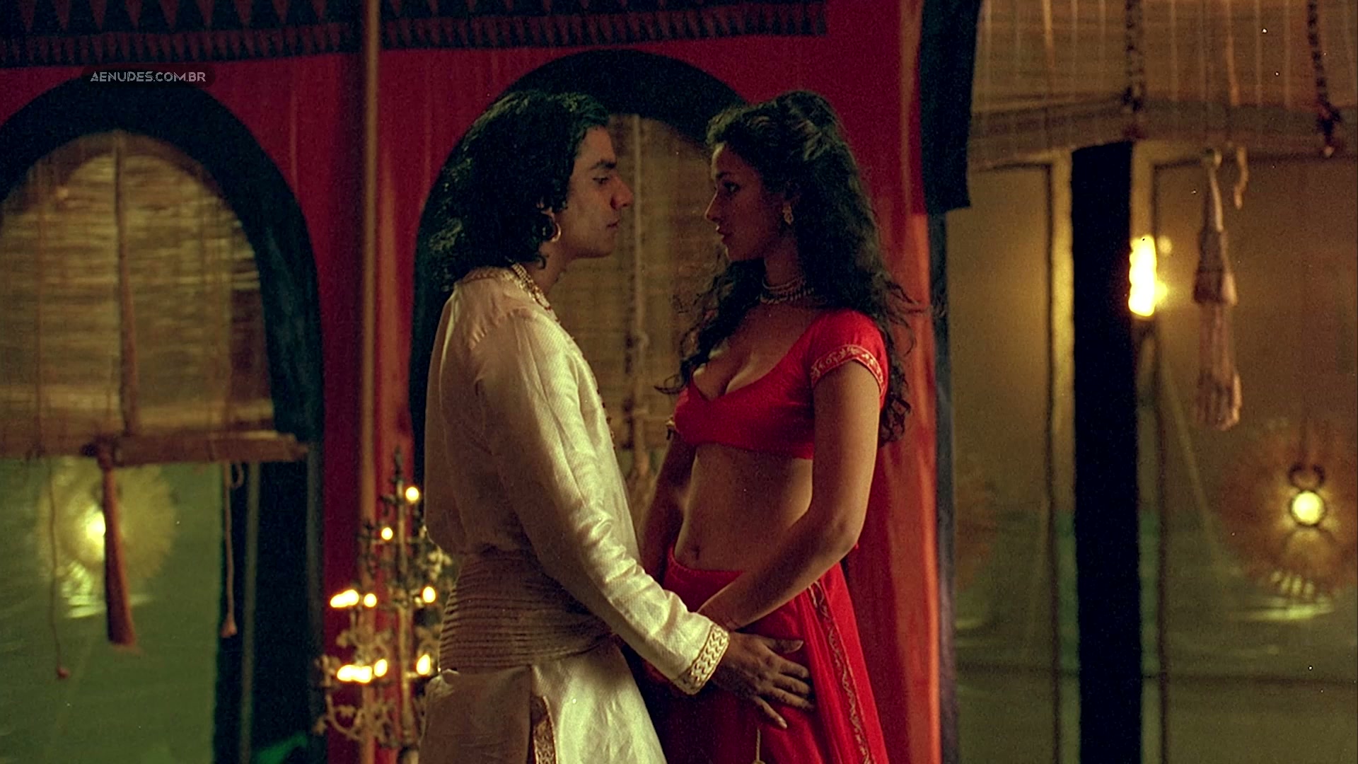 Sarita Choudhury e Indira Varma nua pelada cena de sexo em Kama Sutra A Tale of Love