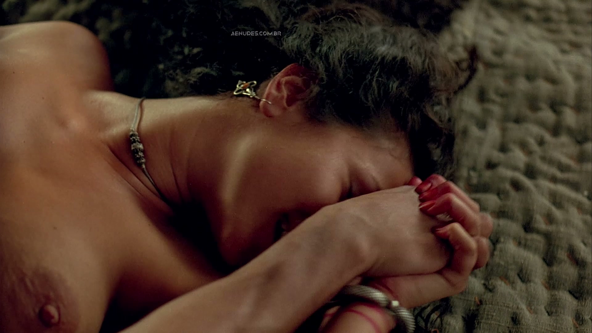 Sarita Choudhury e Indira Varma nua pelada cena de sexo em Kama Sutra A Tale of Love