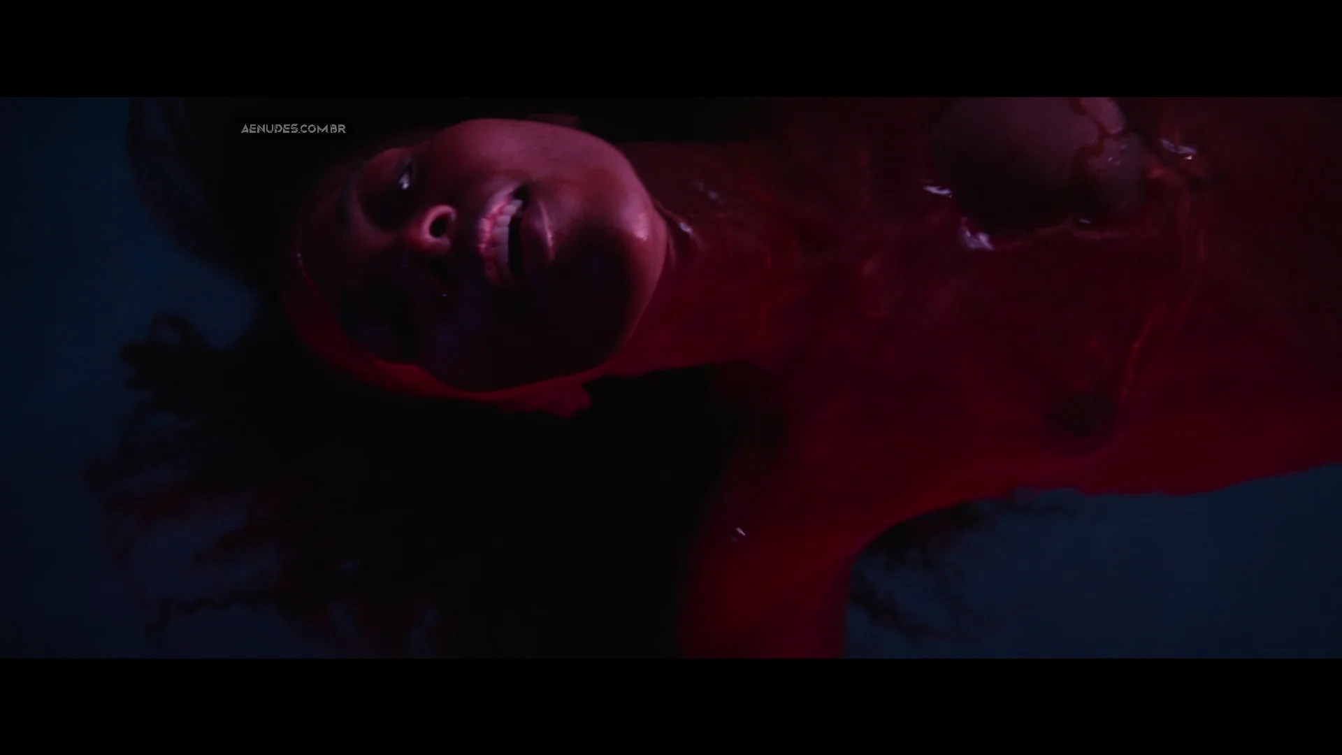 Dewanda Wise e Lola Kirke e Toni Martin nua pelada cena de sexo em Three Women