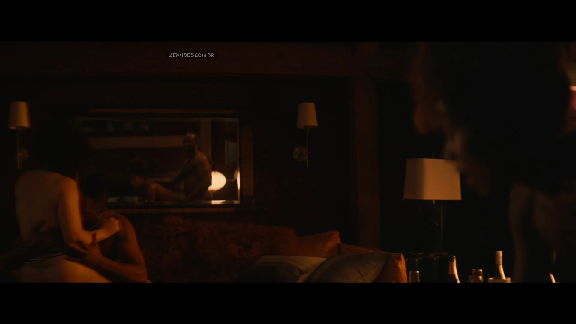 Dewanda Wise e Lola Kirke e Toni Martin nua pelada cena de sexo em Three Women