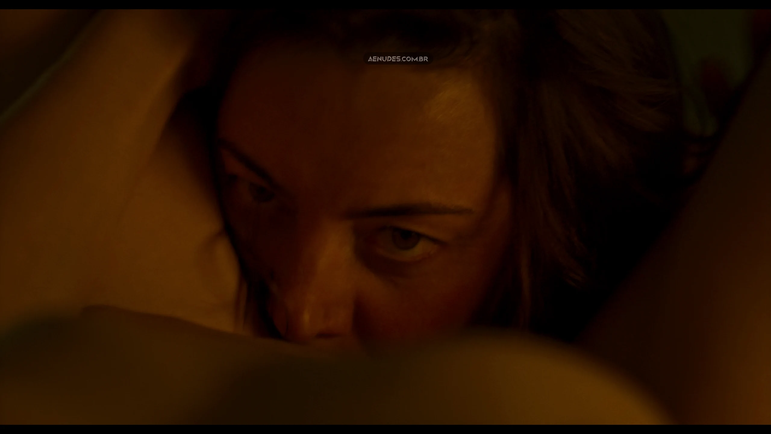 Margaret Qualley e Aubrey Plaza nua pelada cena de sexo em Honey Dont