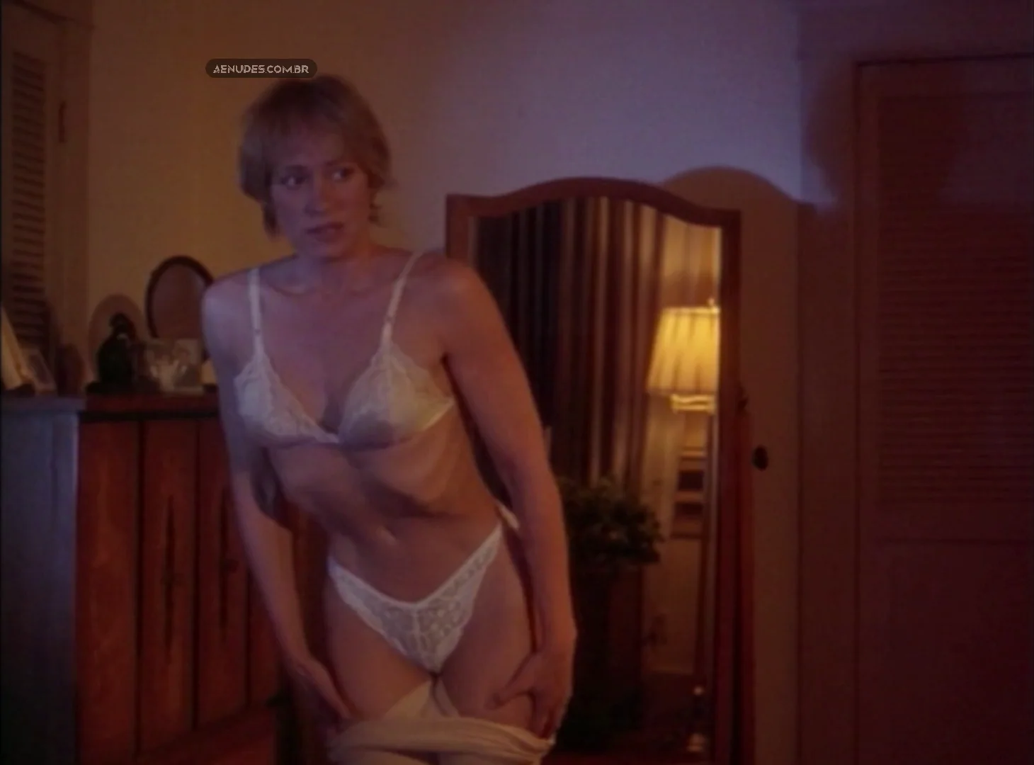 Sandahl Bergman e Sandra Taylor nua pelada cena de sexo em Possessed by Night