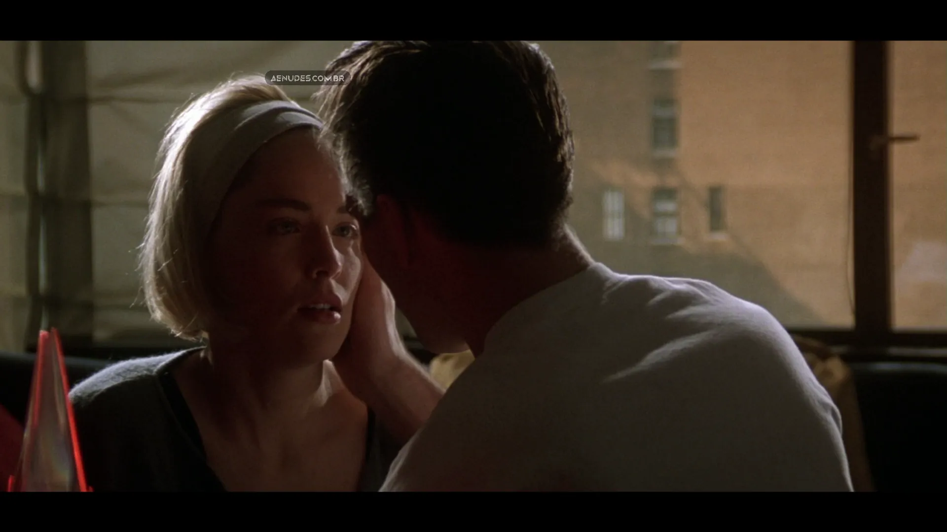 Sharon Stone nua pelada cena de sexo em Sliver (Invasão De Privacidade)