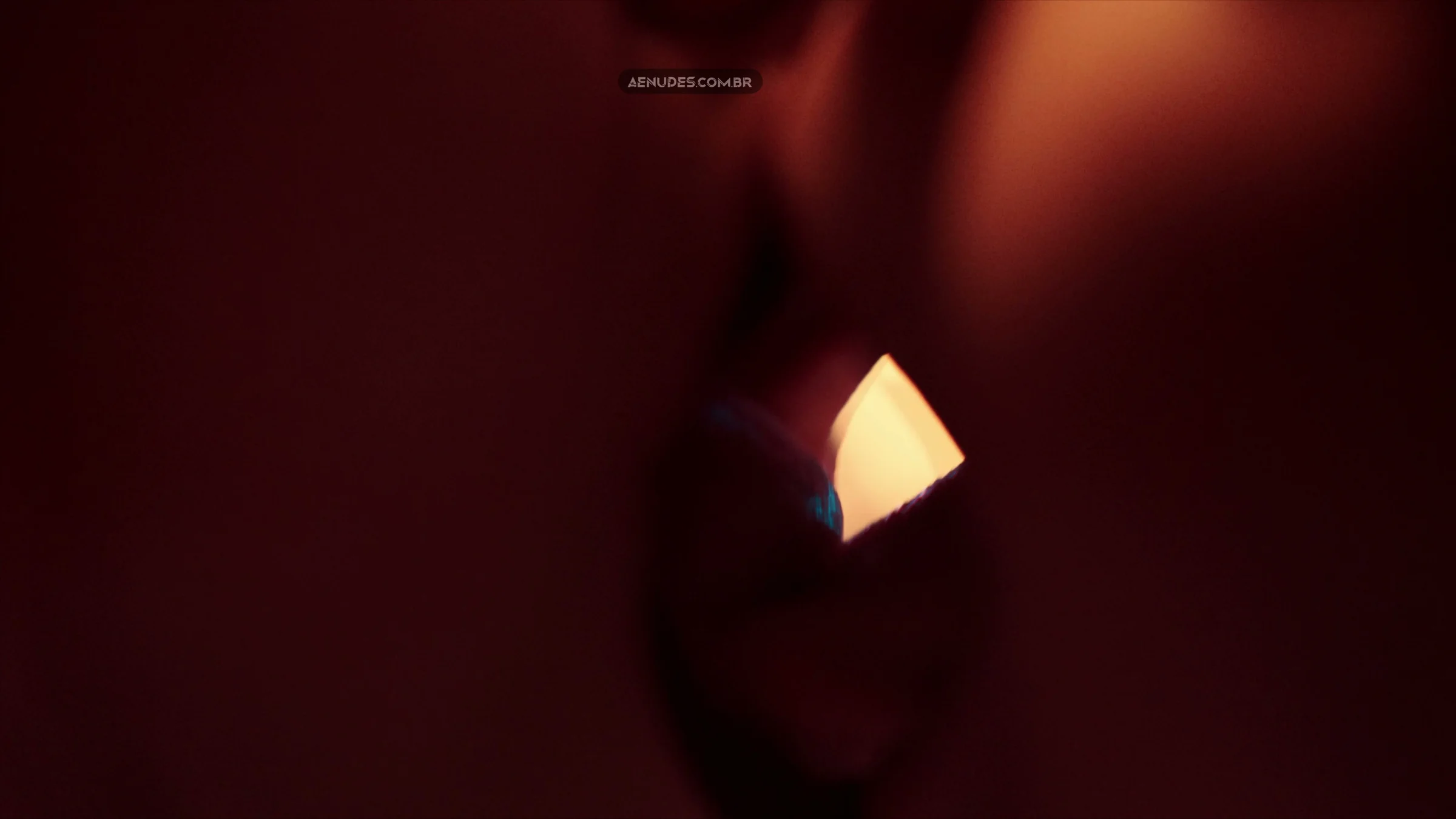 Alanis Guillen e Laura Dutra nua pelada cena de sexo em Vermelho Sangue (Série).