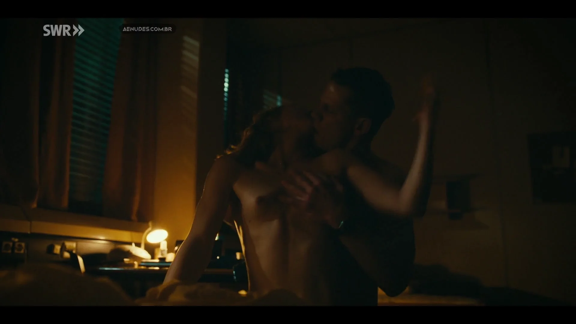 Magdalena Laubisch nua pelada cena de sexo em Die Nichte Des Polizisten