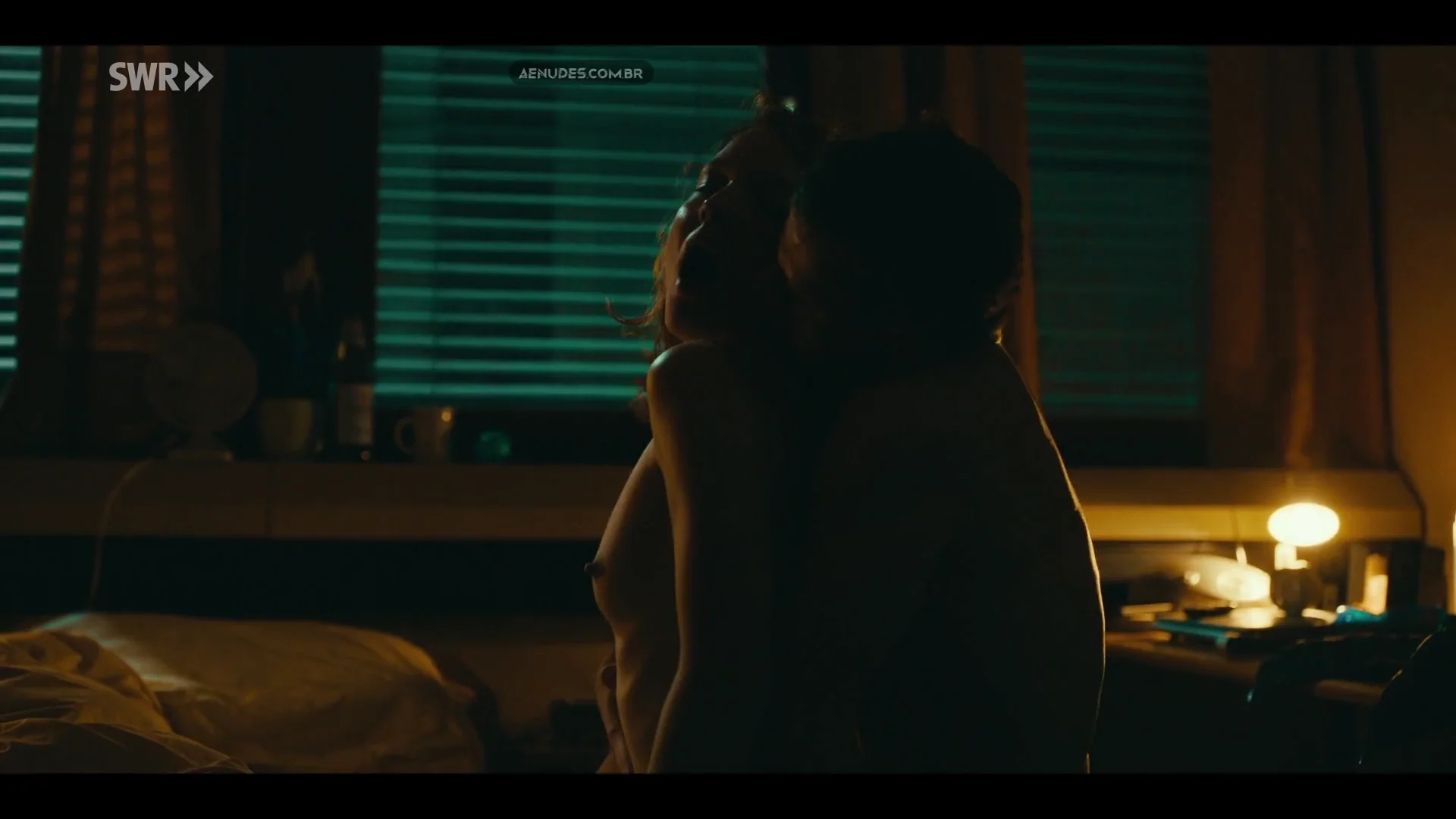 Magdalena Laubisch nua pelada cena de sexo em Die Nichte Des Polizisten