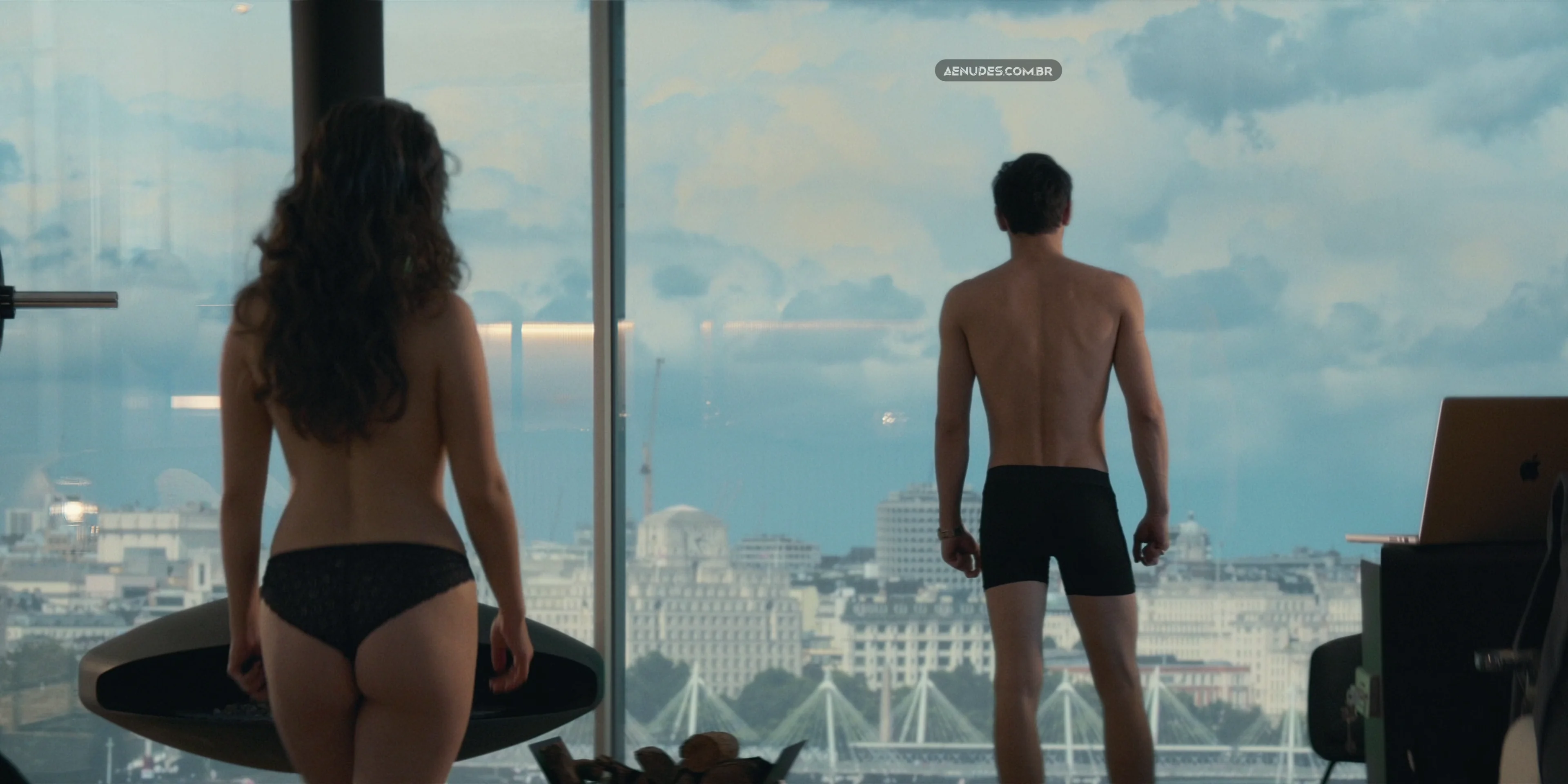 Nicole Wallace e Gabriela Andrada e Eva Ruiz nua pelada cena de sexo em Culpa nuestra