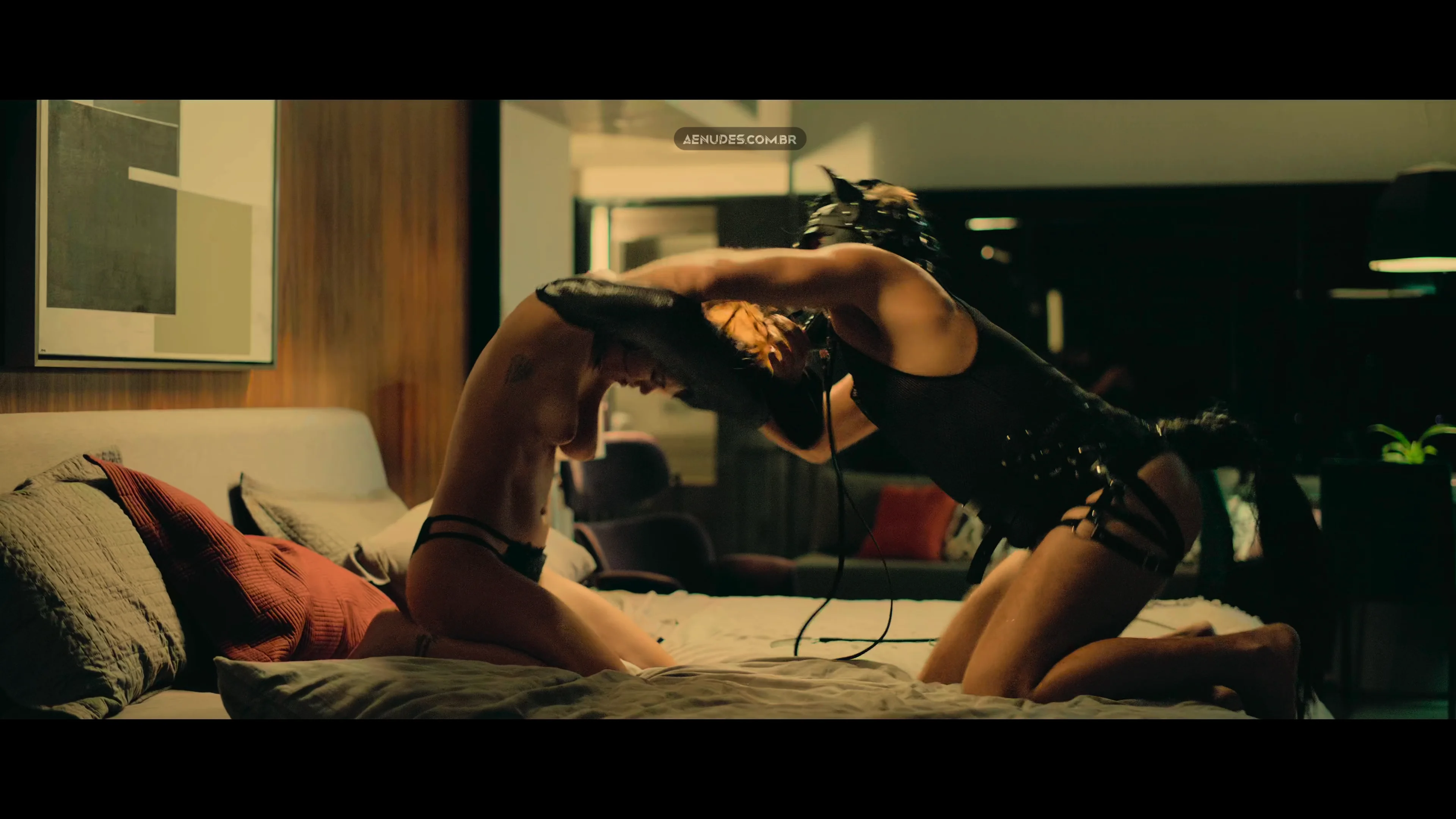 Pamela Tomé nua pelada cena de sexo em Desejos S.A