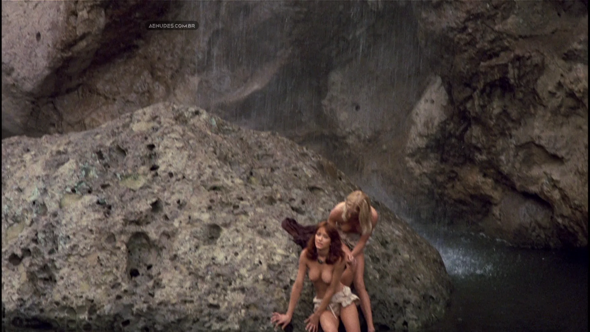 Tanya Roberts nua pelada cena de sexo em The Beastmaster