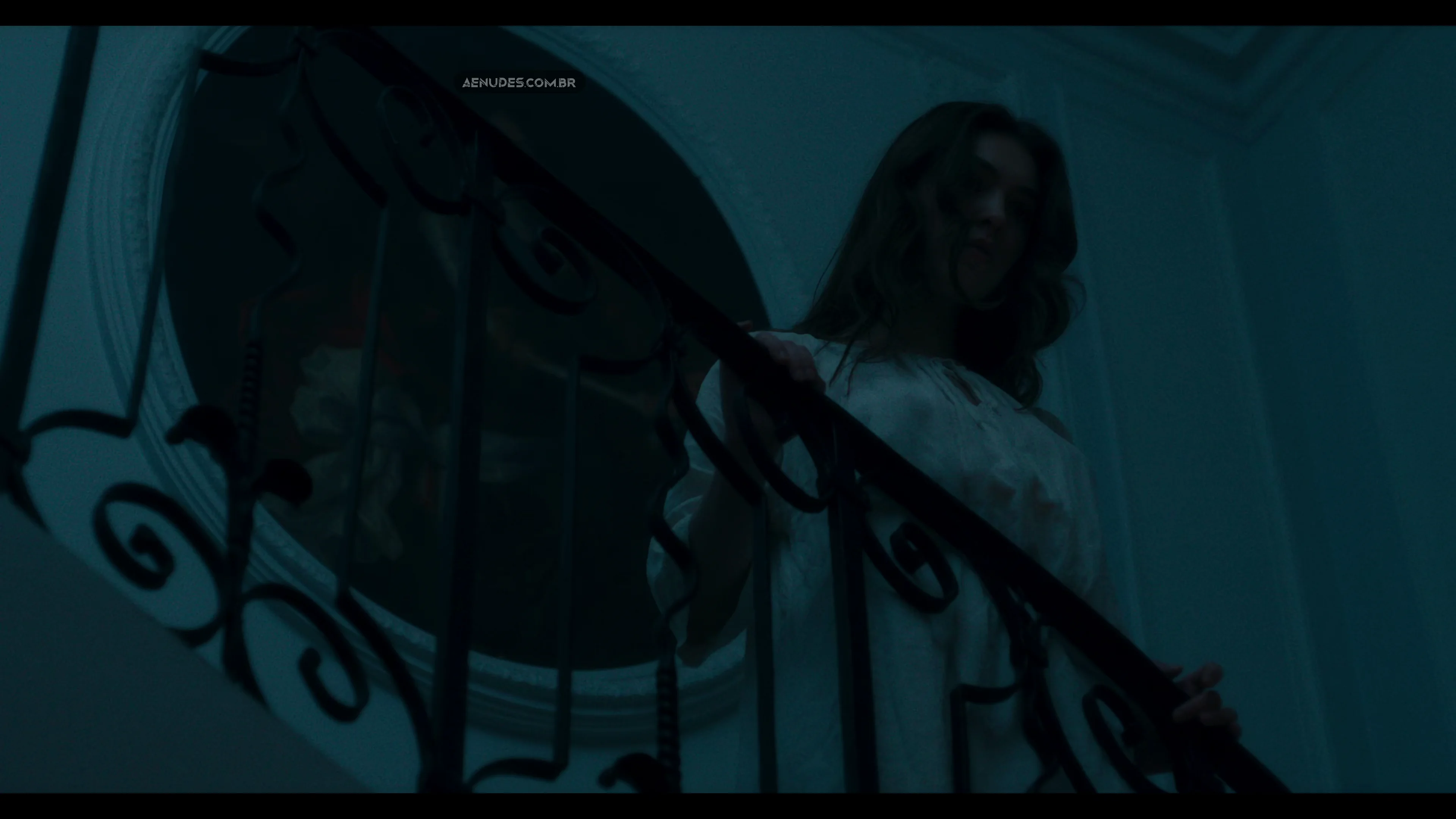 Anamaria Vartolomei nua pelada cena de sexo em The Seduction