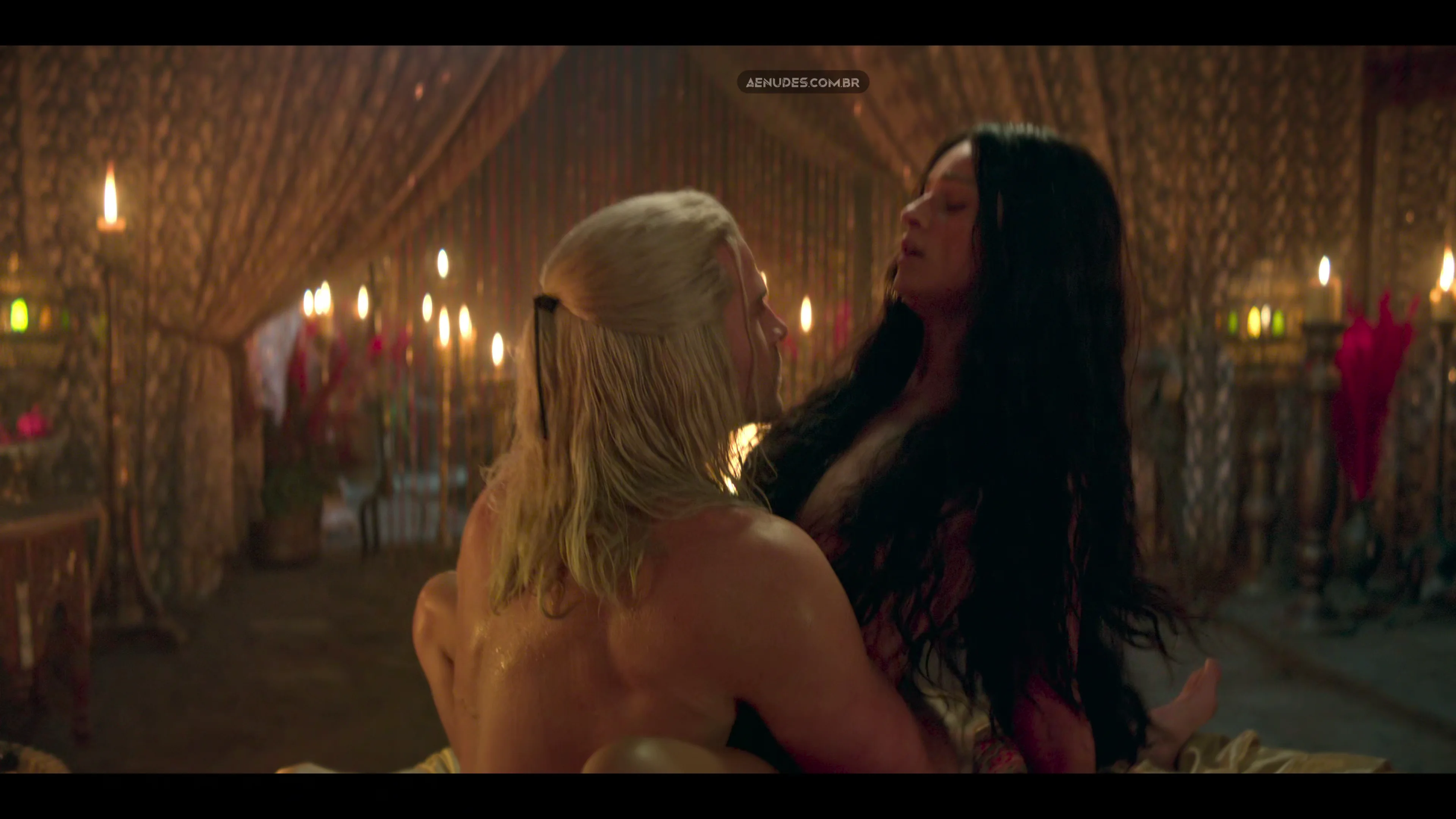 Anya Chalotra nua pelada cena de sexo em The Witcher