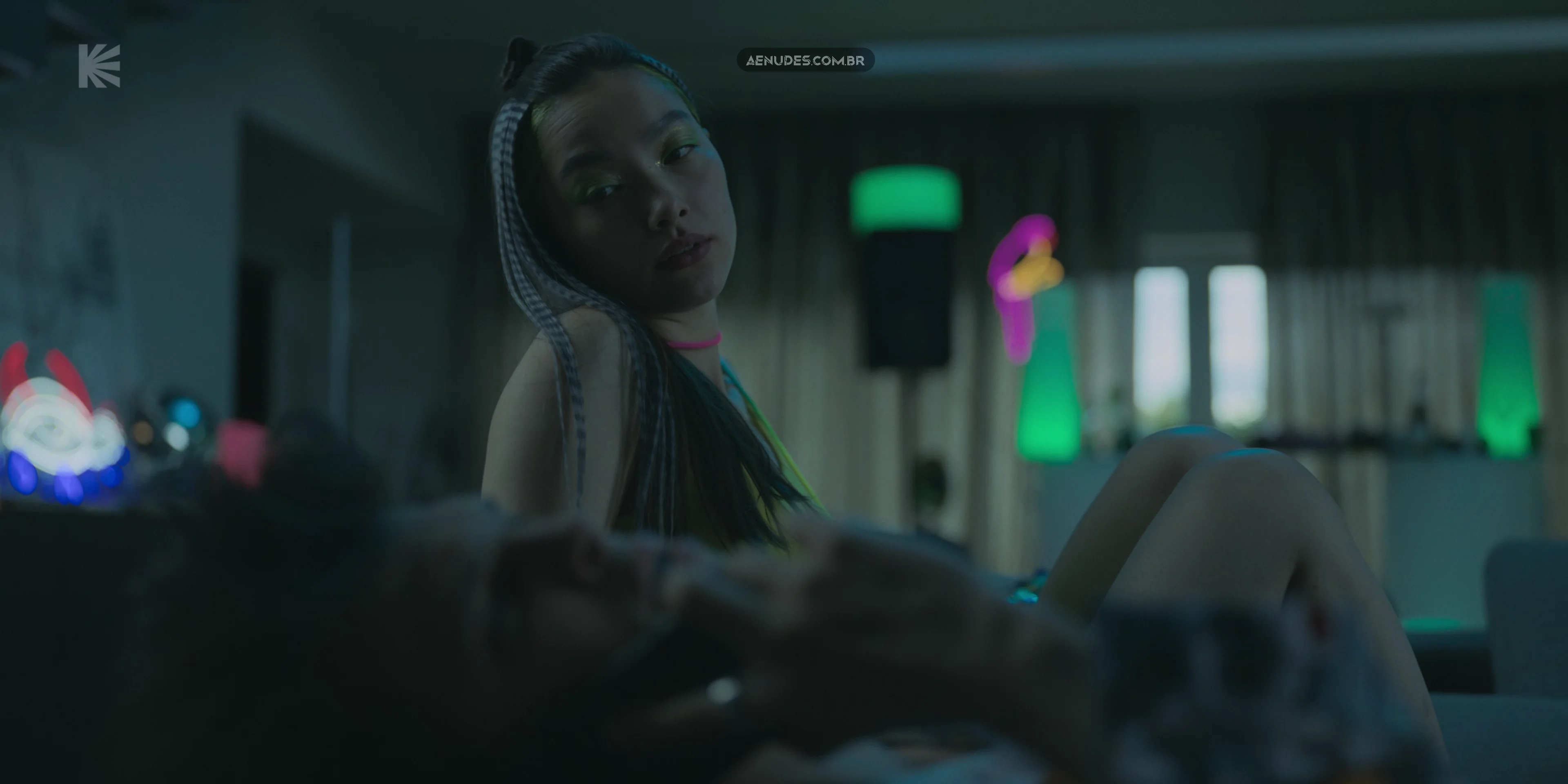 Diana Ogay nua pelada cena de sexo em Tsikady