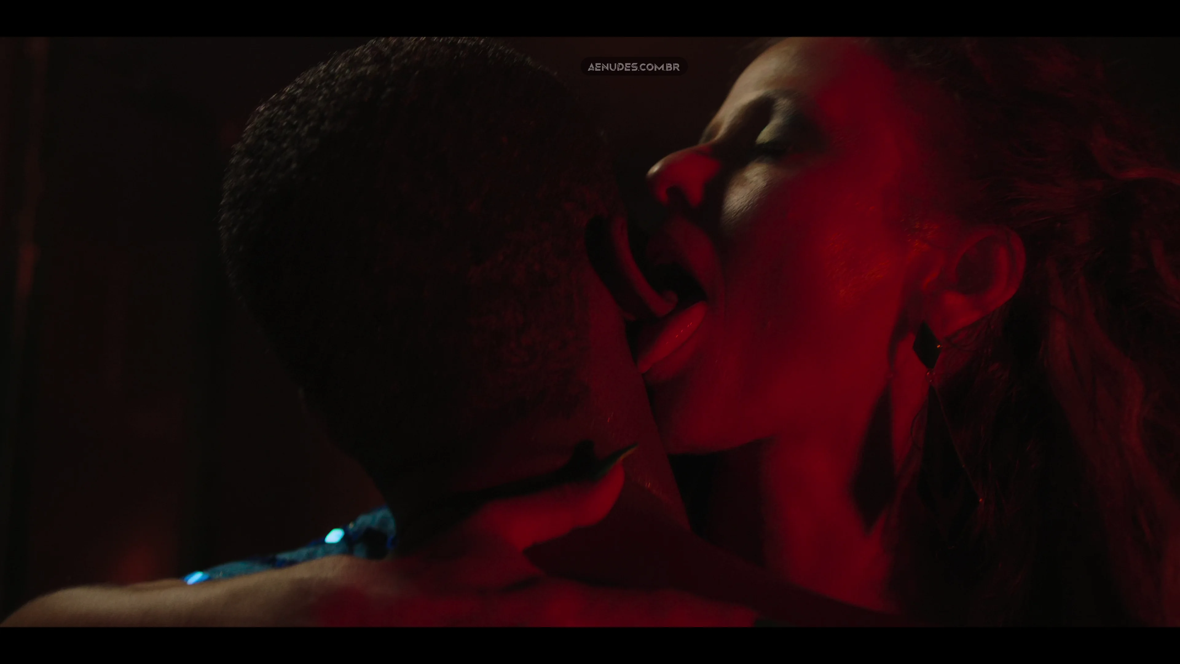 Fernanda De Freitas nua pelada cena de sexo em Capoeiras