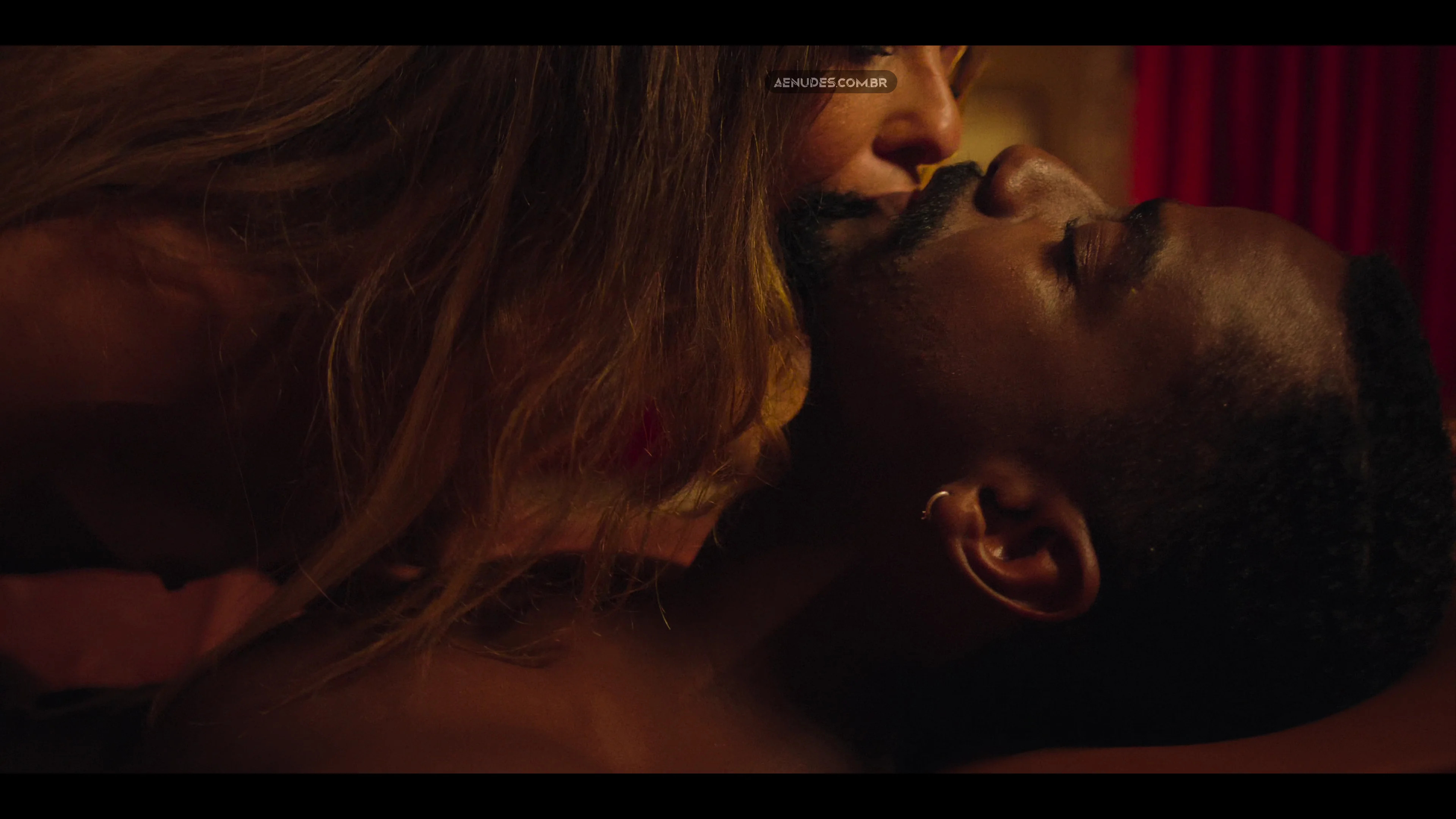 Fernanda De Freitas nua pelada cena de sexo em Capoeiras