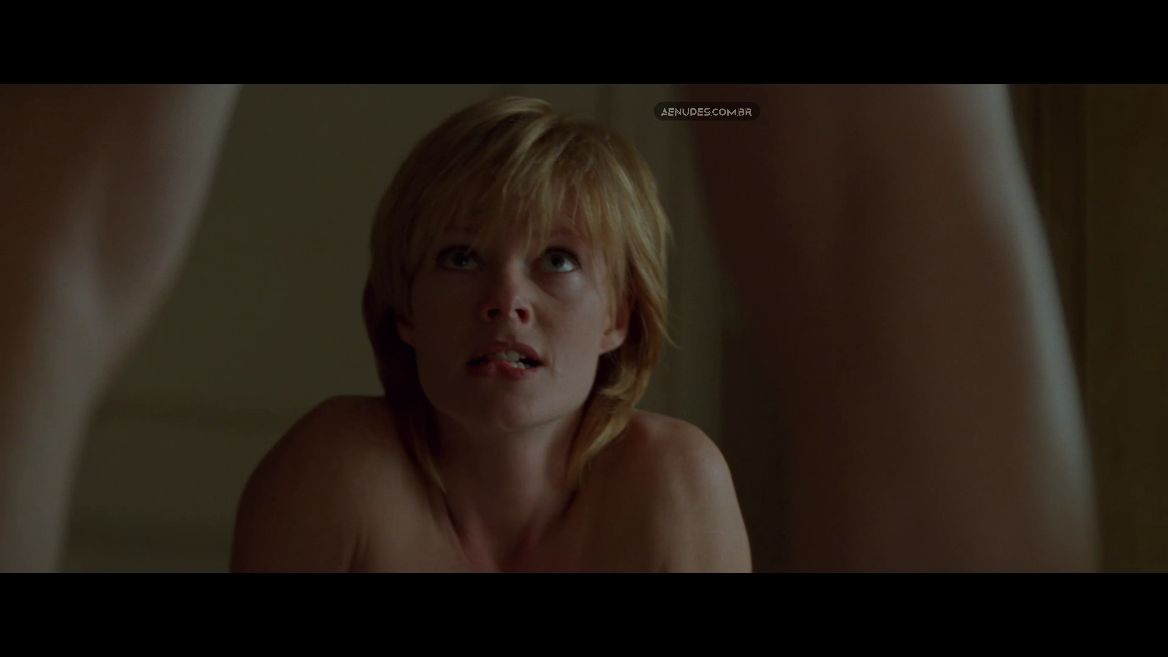 Marg Helgenberger nua pelada cena de sexo em Species