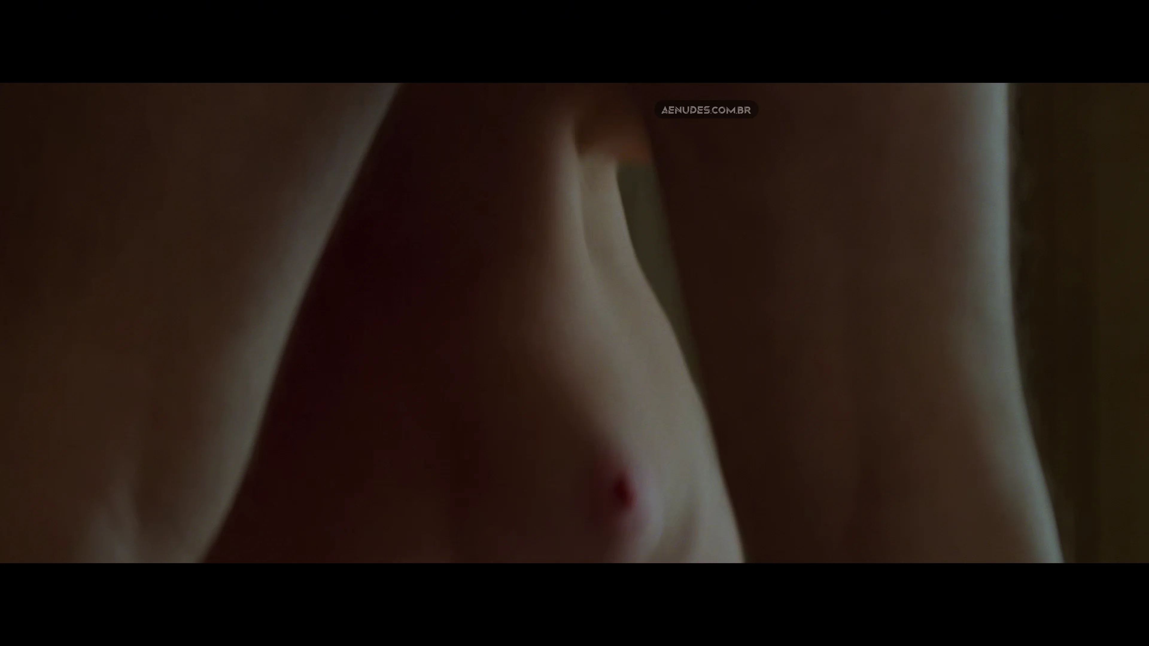 Marg Helgenberger nua pelada cena de sexo em Species