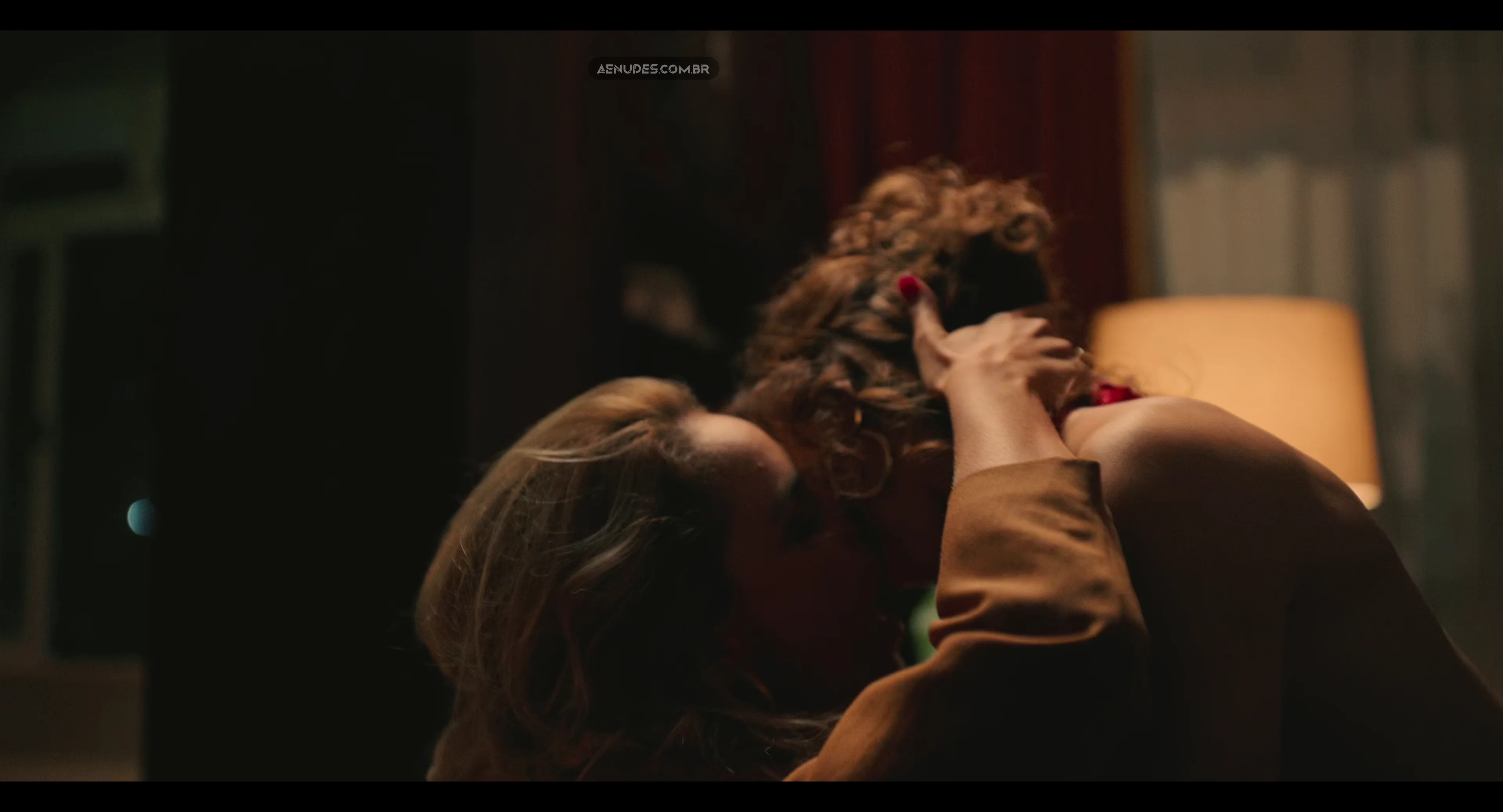 Marjorie Estiano e Toia Ferraz nua pelada cena de sexo em Ângela Diniz: Assassinada e Condenada