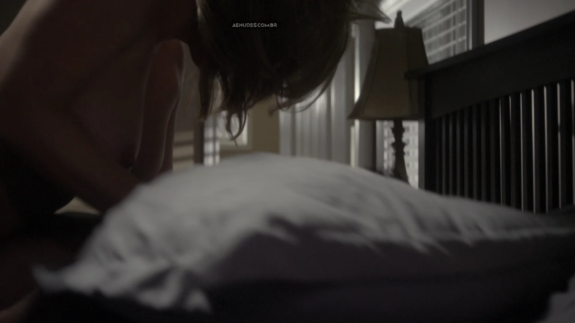 Natasha Henstridge nua pelada cena de sexo em Badge Of Honor