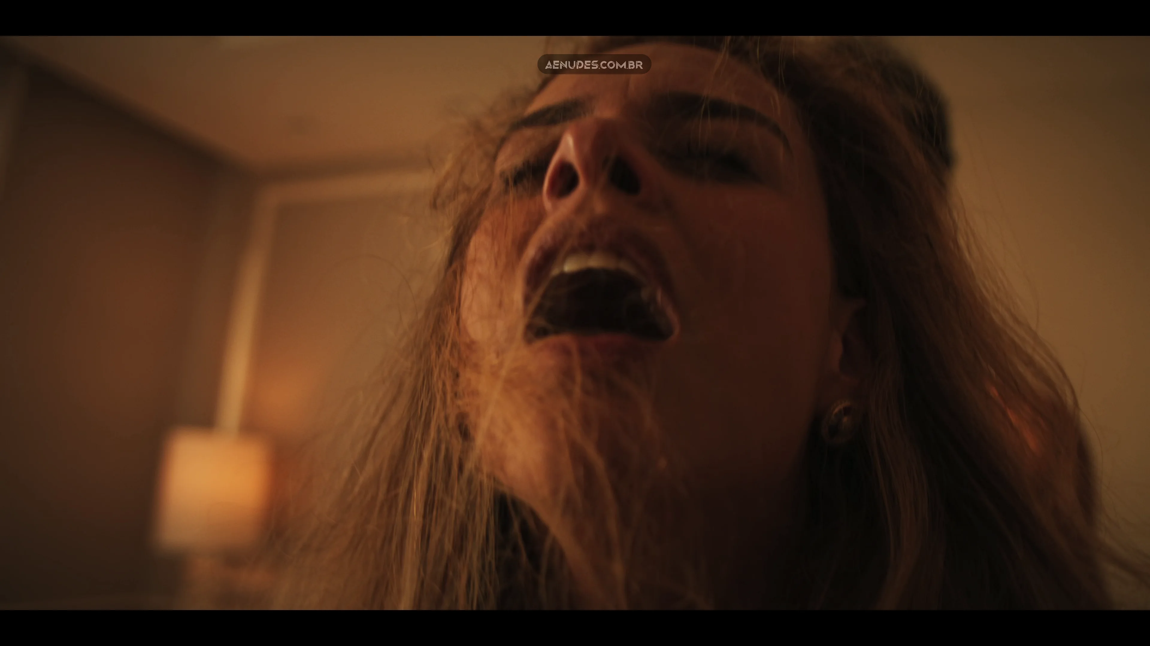 Paloma Bernardi nua pelada cena de sexo em Arcanjo Renegado (Serie).