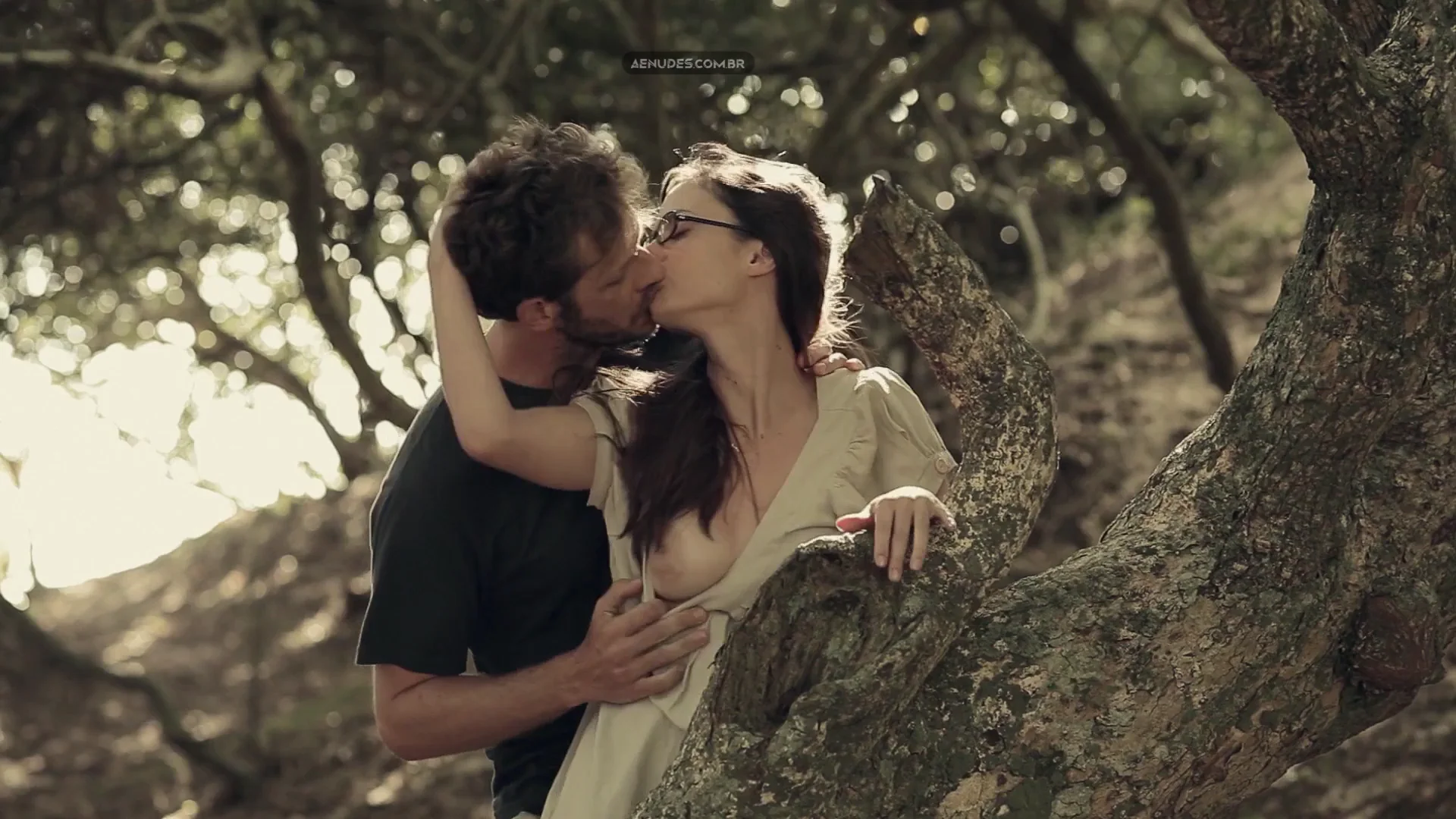 Rosanne Mulholland nua pelada cena de sexo em Menos Que Nada