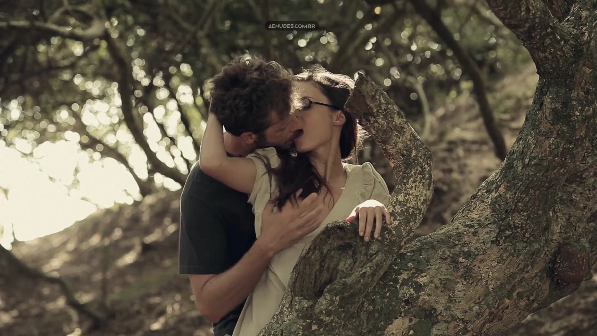 Rosanne Mulholland nua pelada cena de sexo em Menos Que Nada