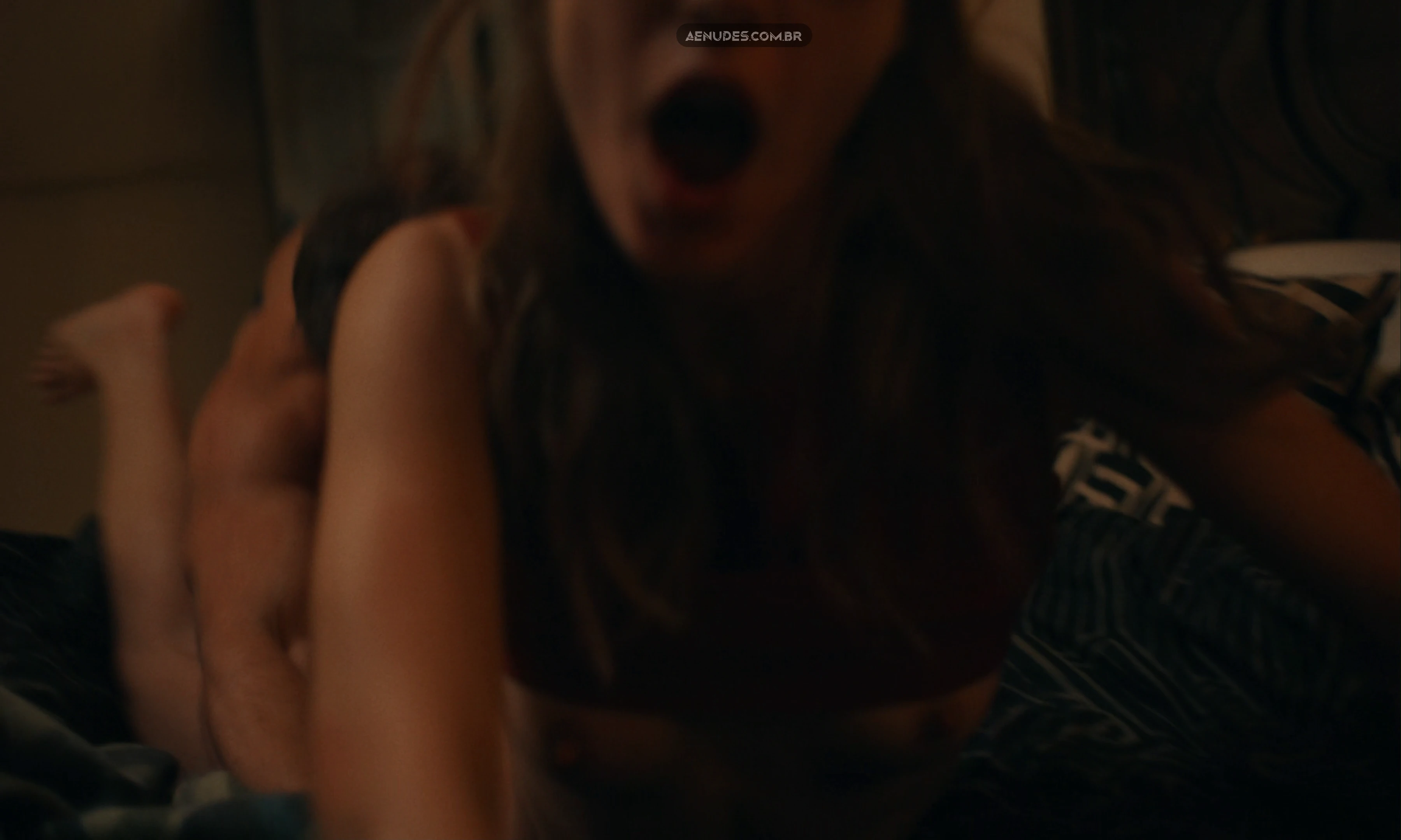 Almudena Amor e Aisling Franciosi nua pelada cena de sexo em Pose