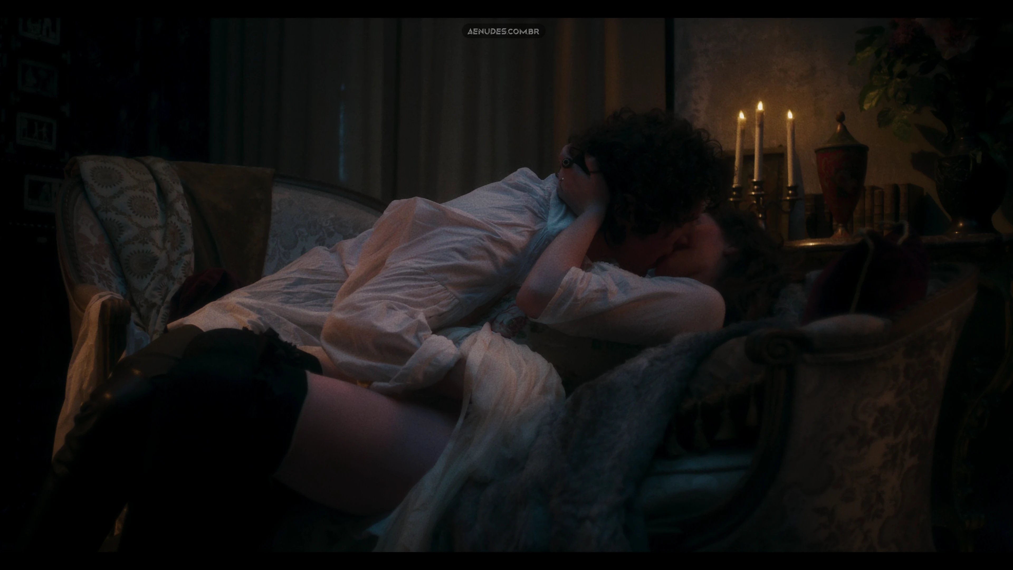 Anamaria Vartolomei nua pelada cena de sexo em The Seduction