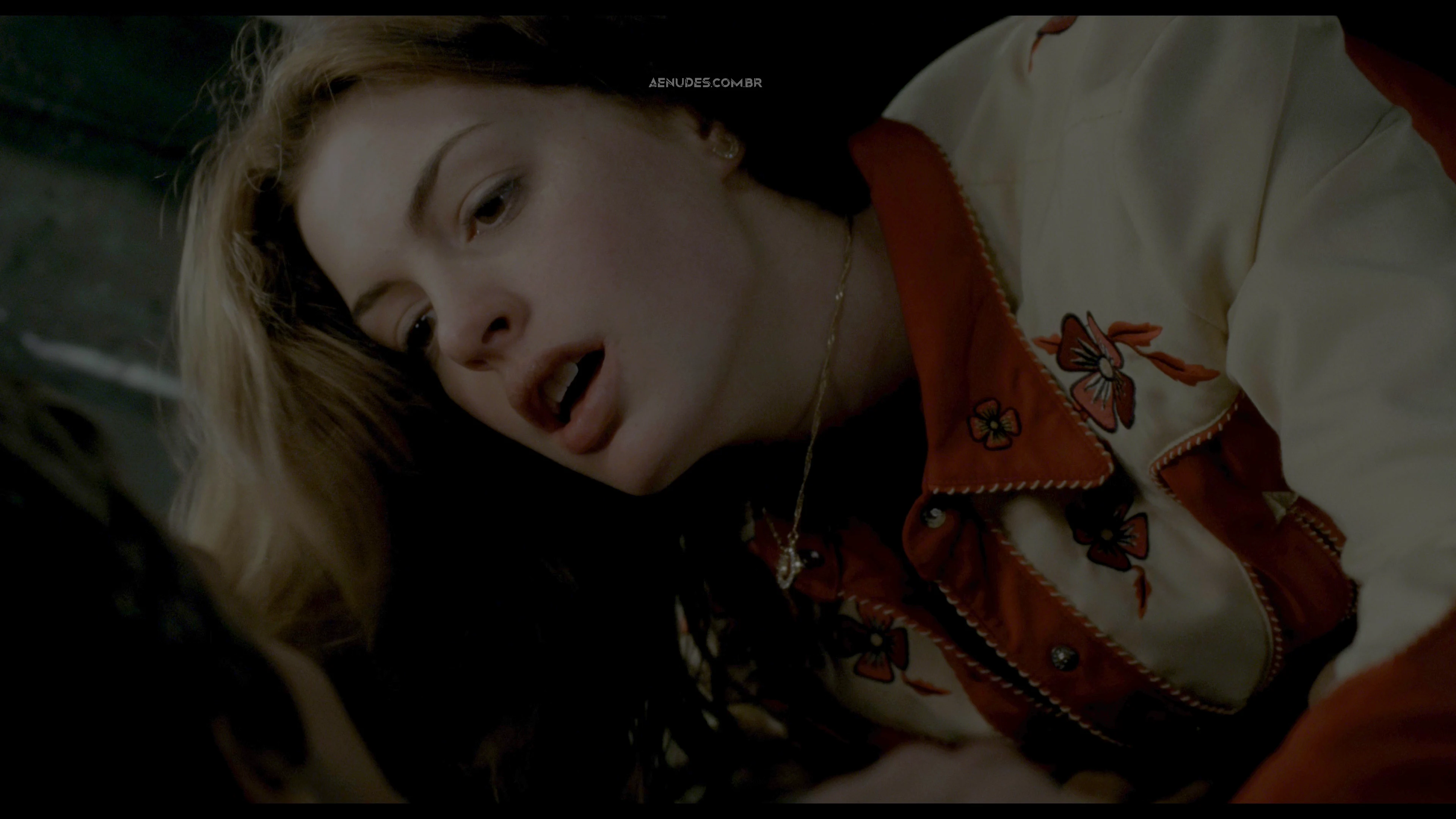 Anne Hathaway nua pelada cena de sexo em Brokeback Mountain