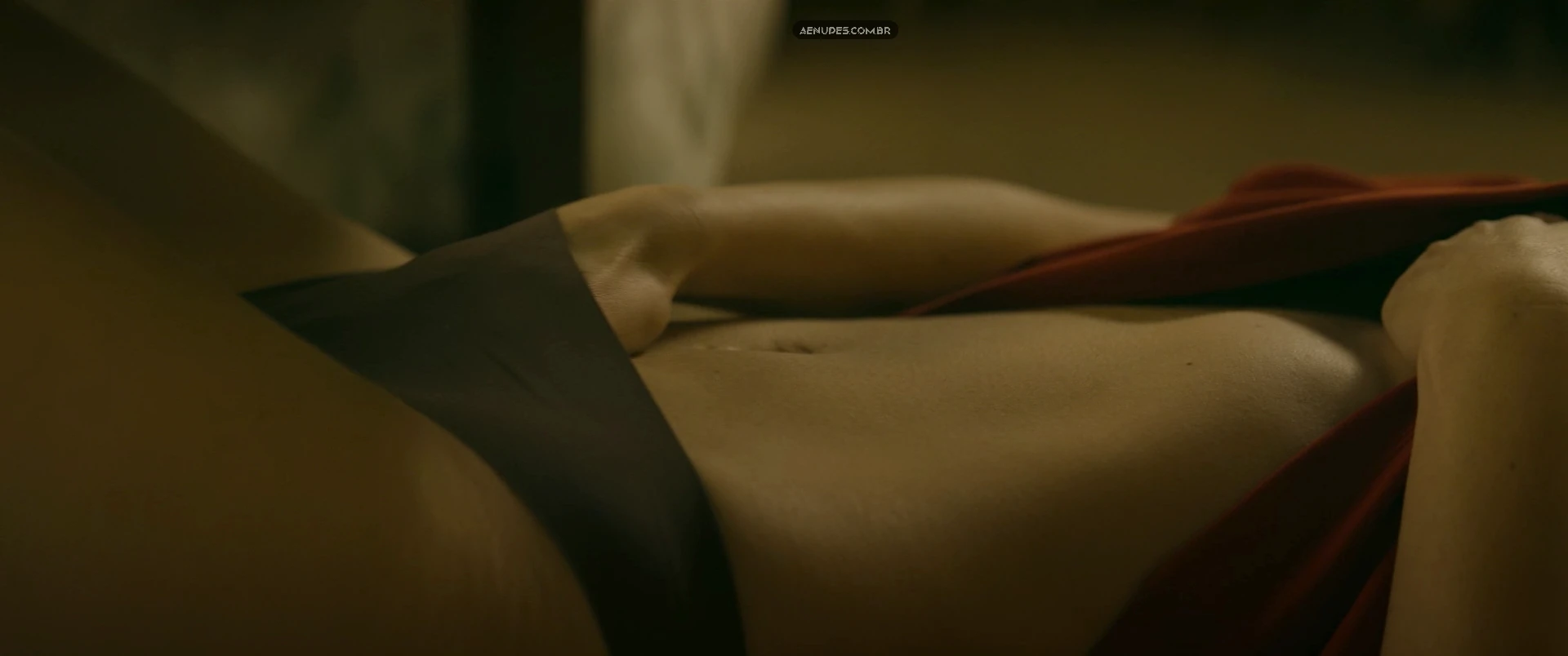 Blanca Suarez e Aria Bedmar nua pelada cena de sexo em La Huella Del Mal