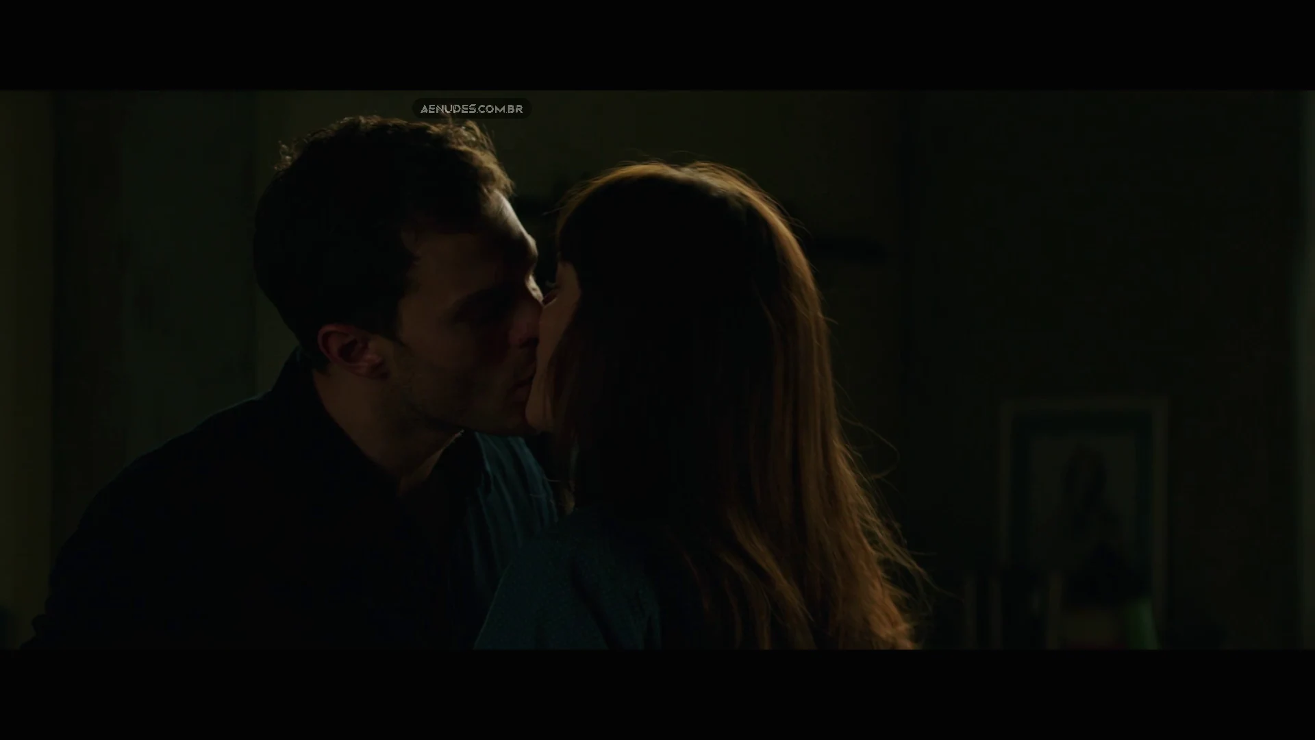 Dakota Johnson nua pelada cena de sexo em Fifty Shades Darker