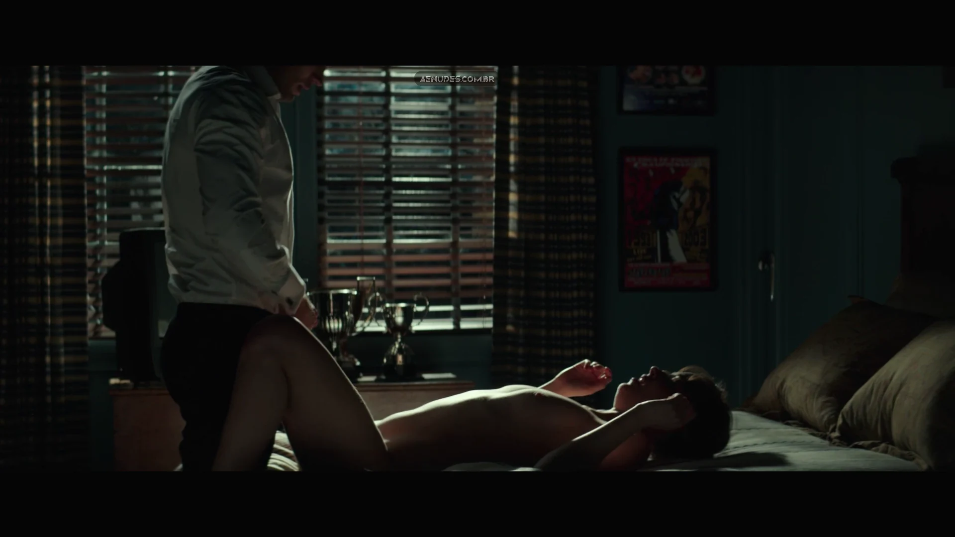 Dakota Johnson nua pelada cena de sexo em Fifty Shades Darker