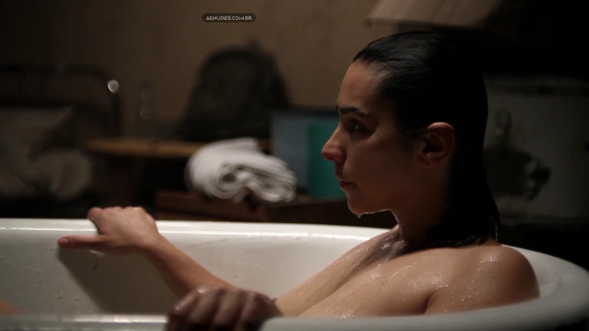 Fernanda Moro nua pelada cena de sexo em A Oeste do Fim do Mundo