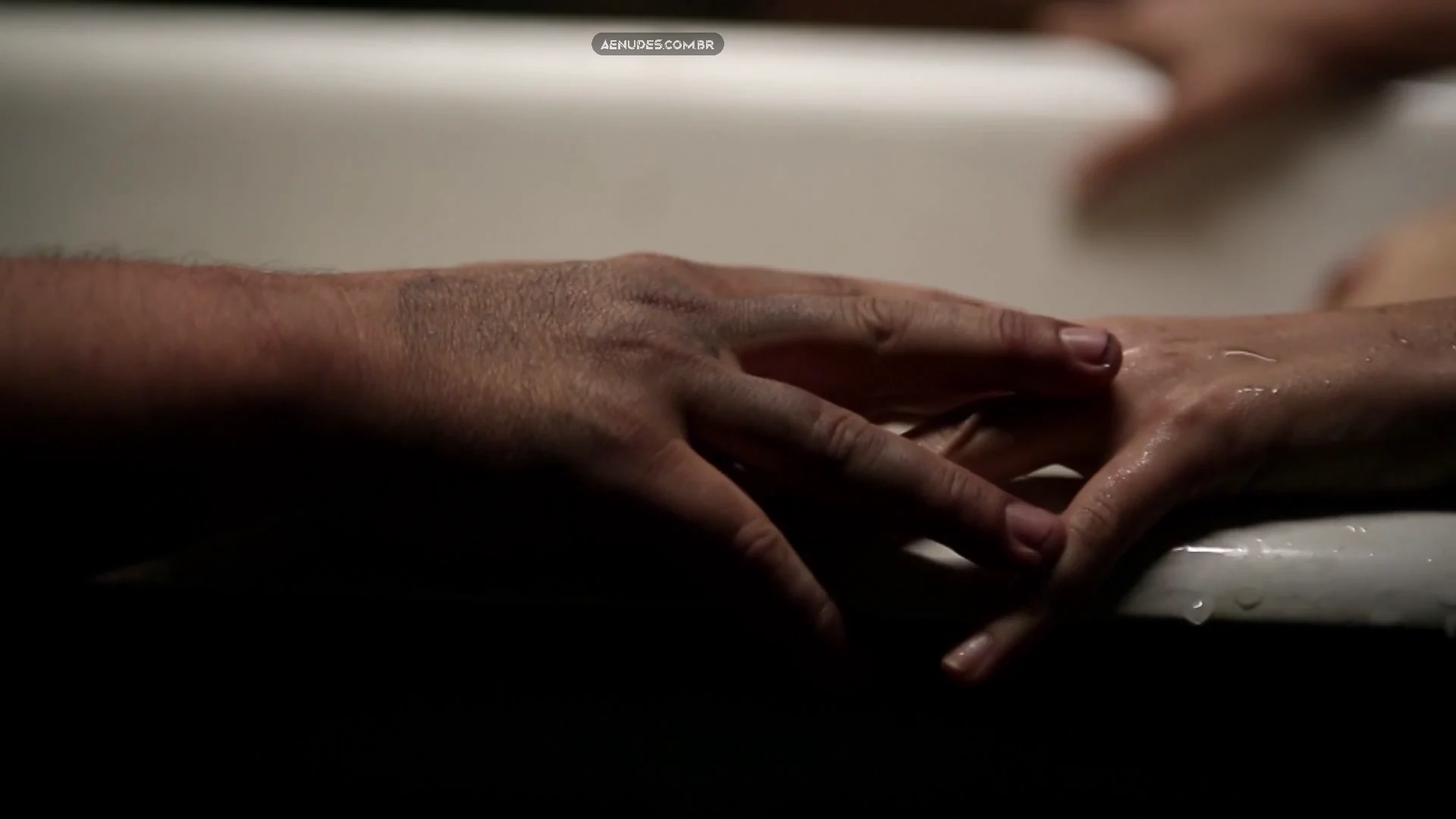 Fernanda Moro nua pelada cena de sexo em A Oeste do Fim do Mundo