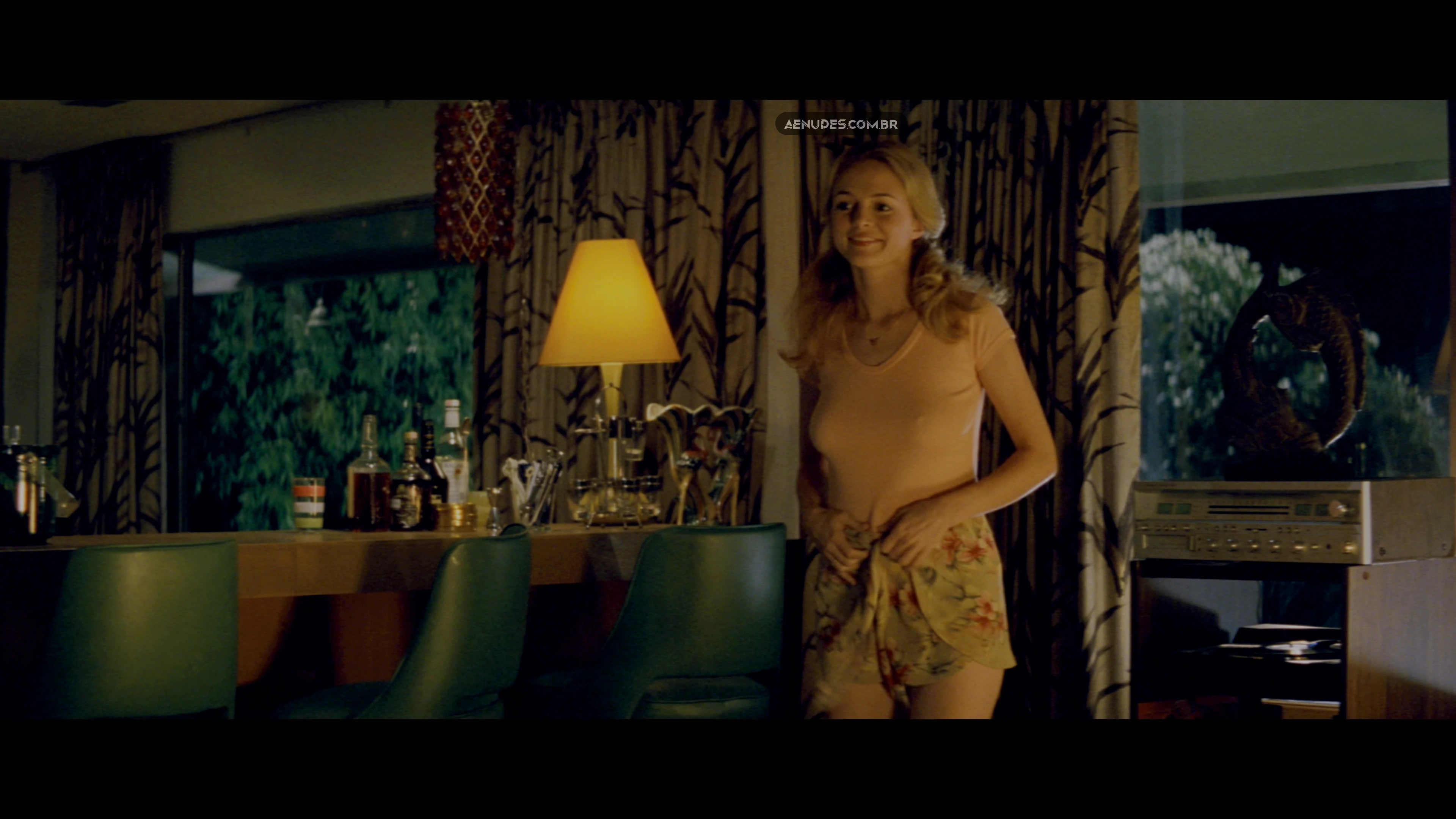 Heather Graham nua pelada cena de sexo em Boogie Nights
