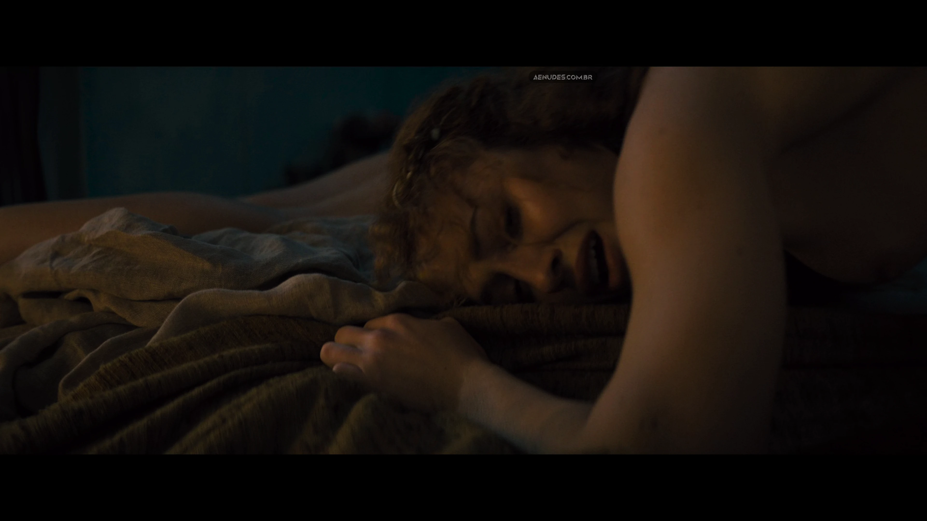 Ivana Baquero e Jamaica Vaughan nua pelada cena de sexo em Spartacus, House of Ashur