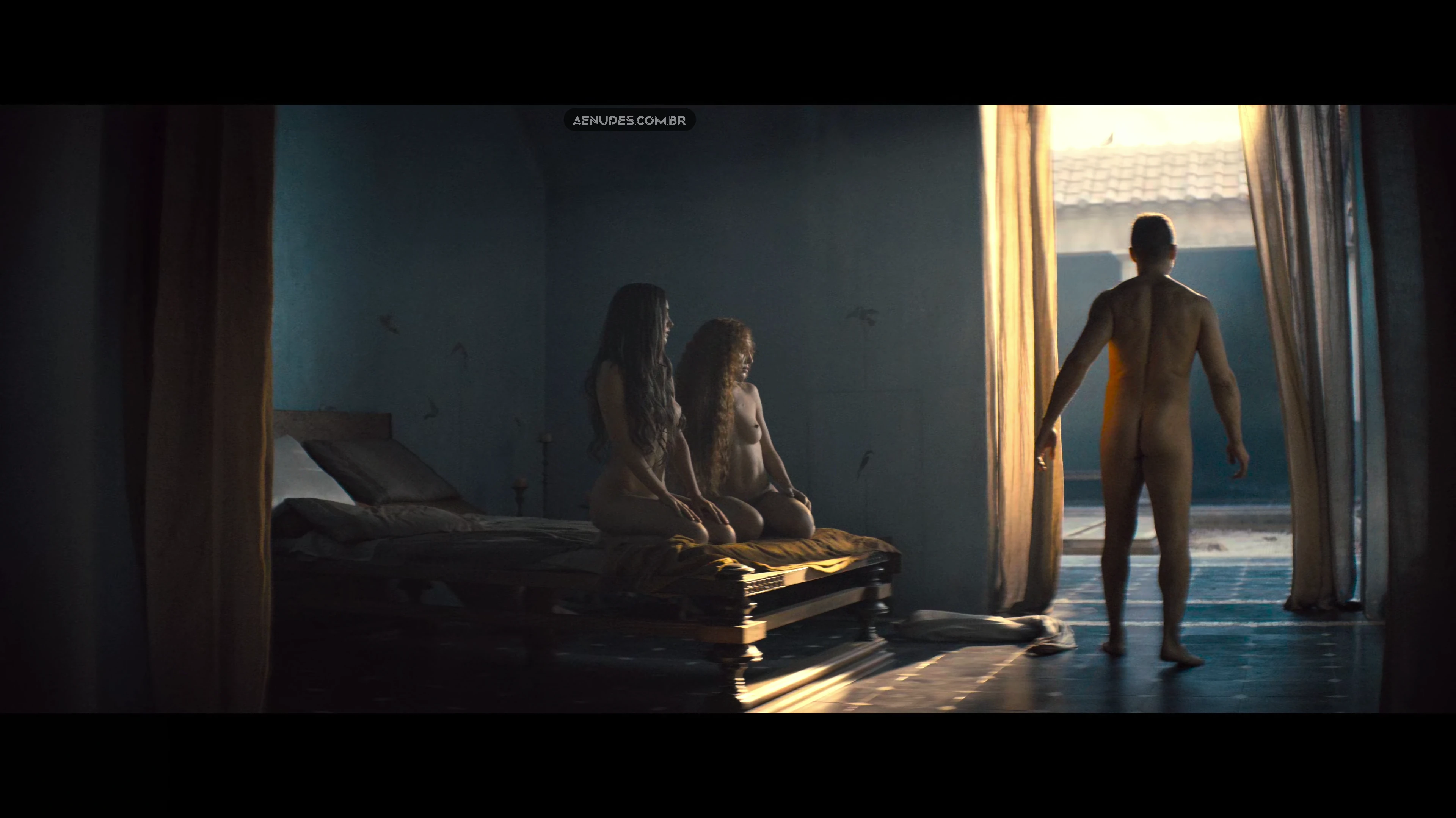 Ivana Baquero e Jamaica Vaughan nua pelada cena de sexo em Spartacus, House of Ashur