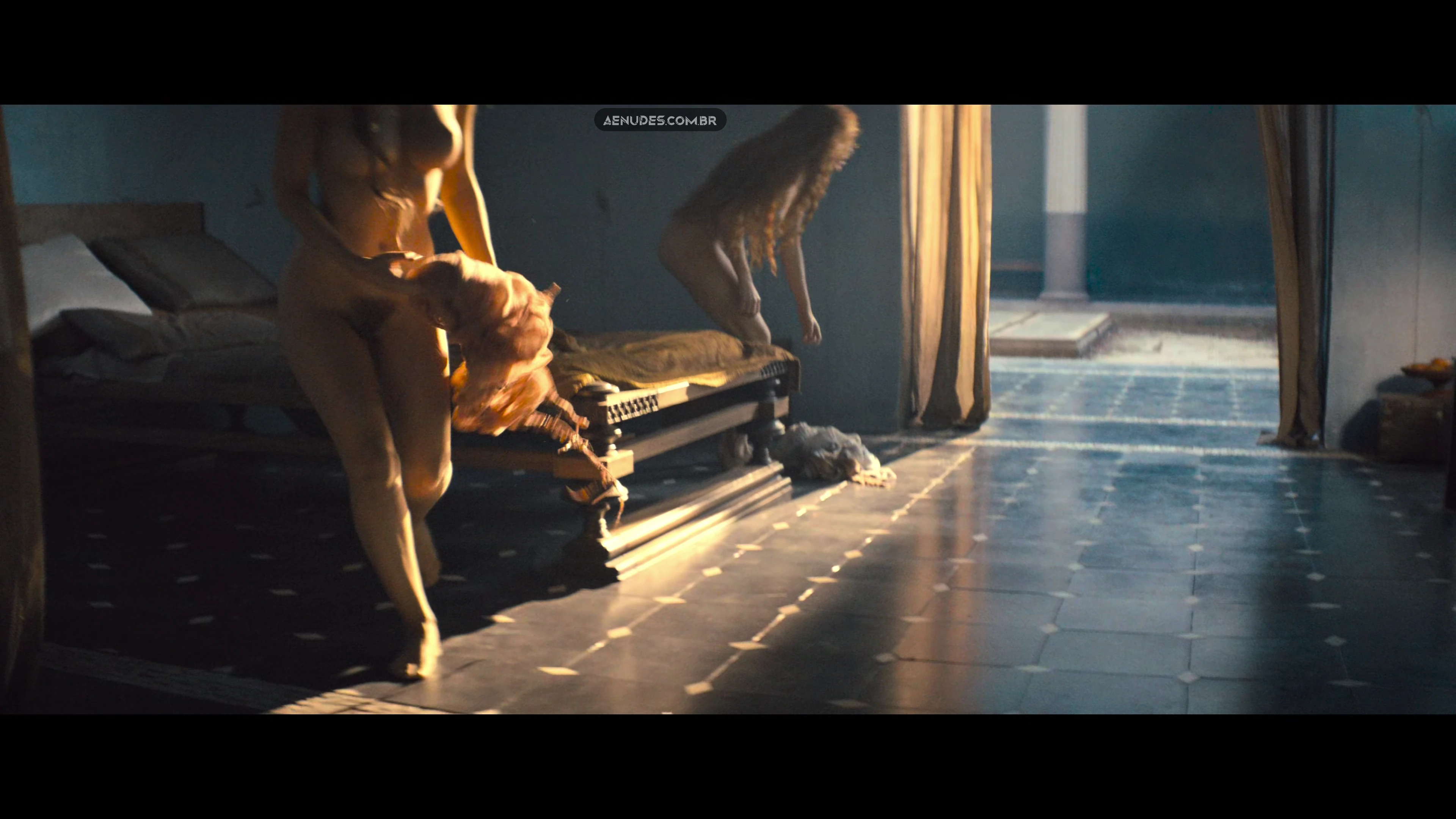 Ivana Baquero e Jamaica Vaughan nua pelada cena de sexo em Spartacus, House of Ashur
