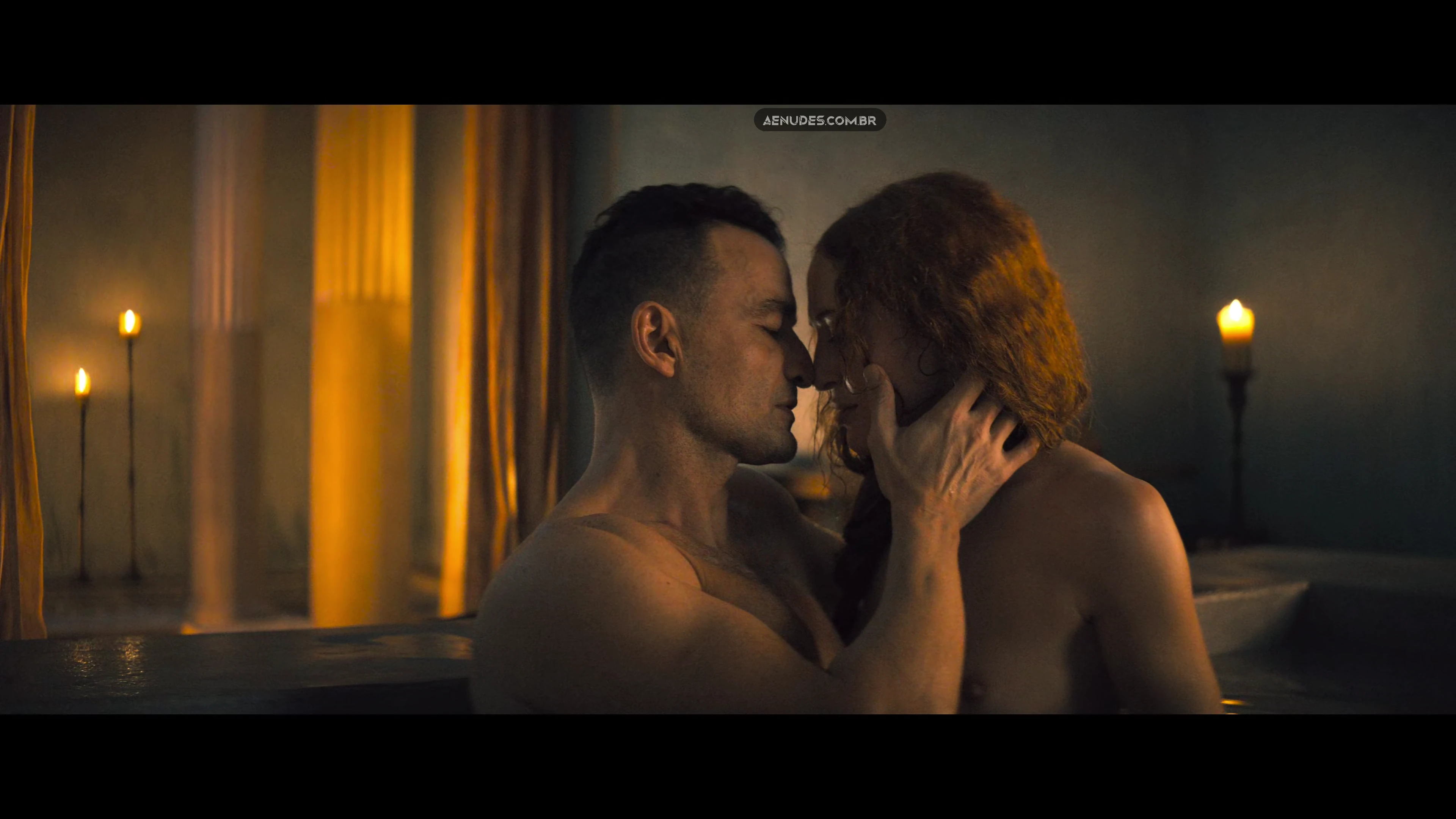 Ivana Baquero e Jamaica Vaughan nua pelada cena de sexo em Spartacus, House of Ashur