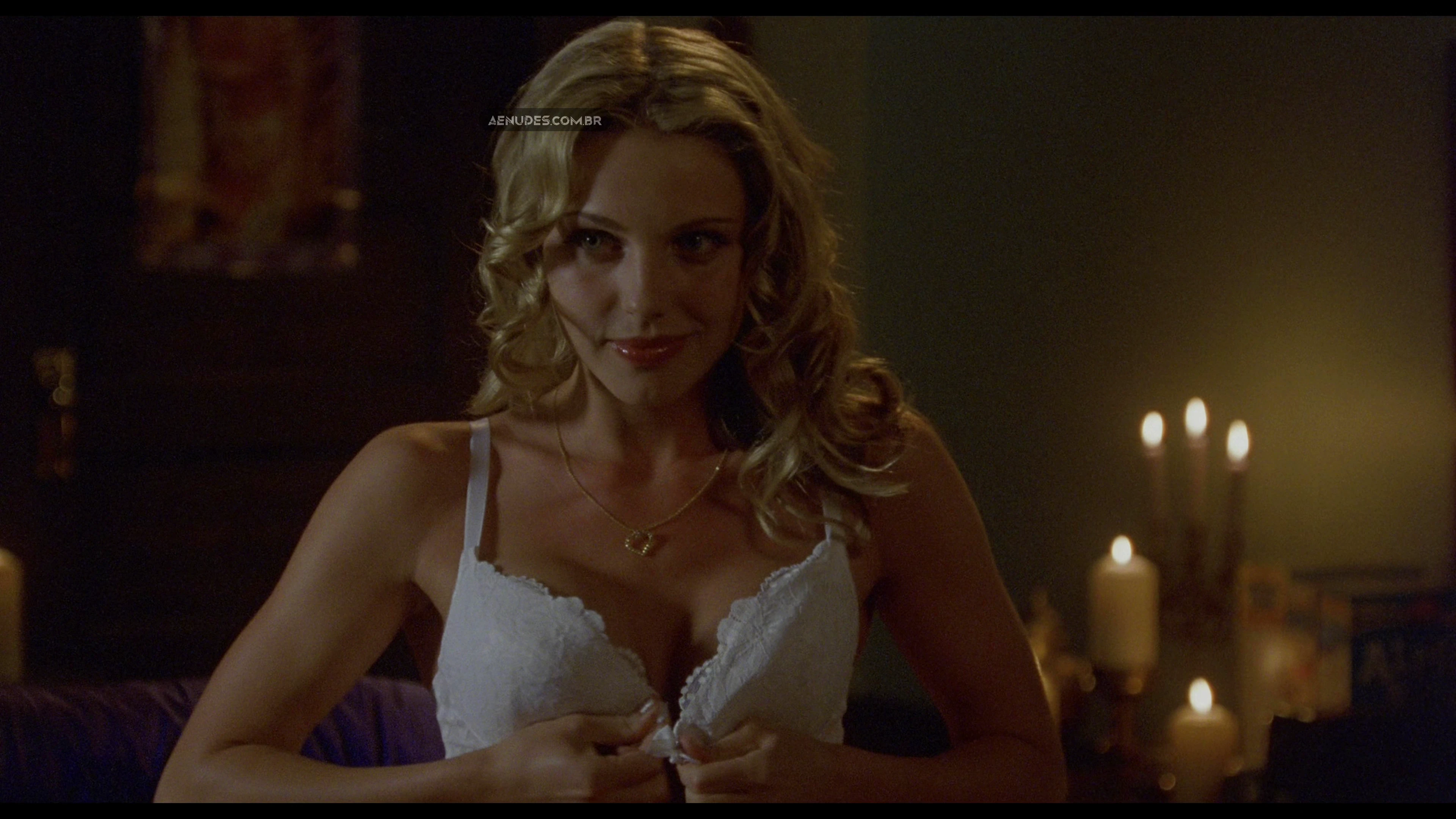 Ivana Bozilovic nua pelada cena de sexo em Van Wilder