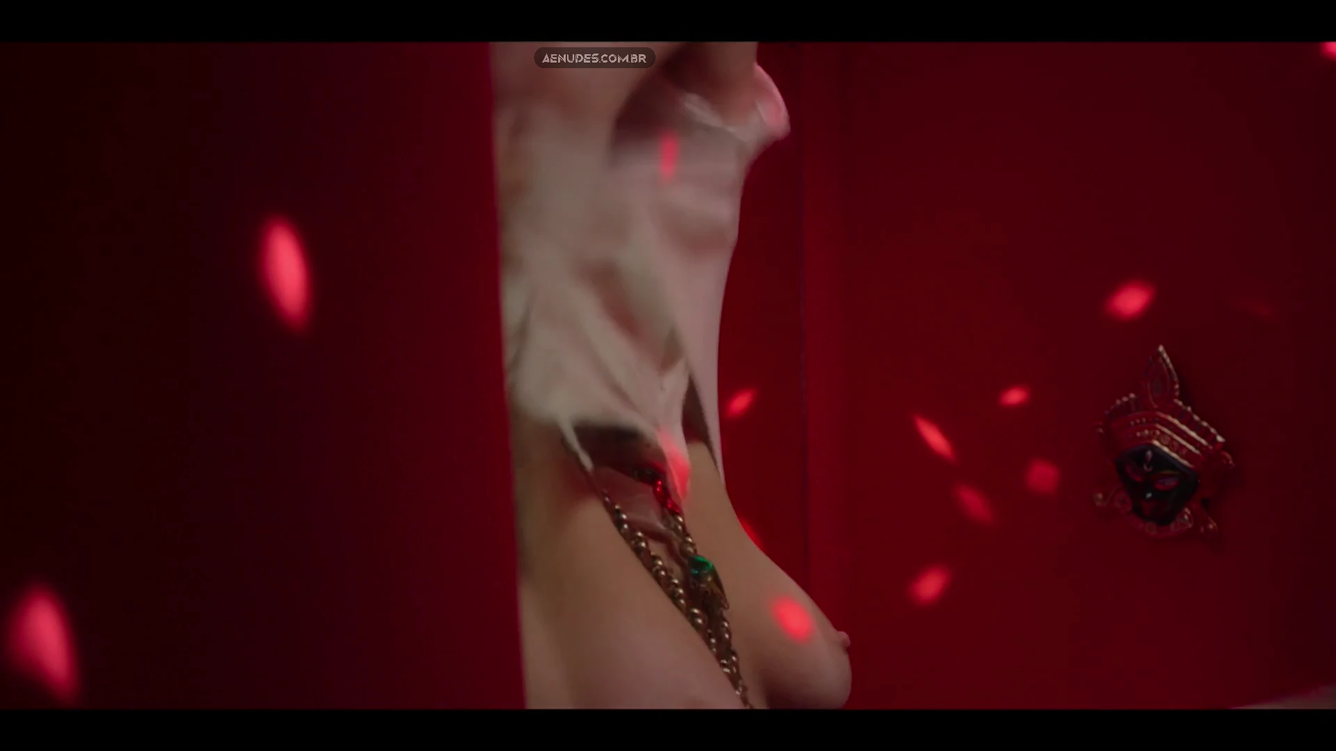 Lara Tremouroux nua pelada cena de sexo em O Combinado Não Sai Caro