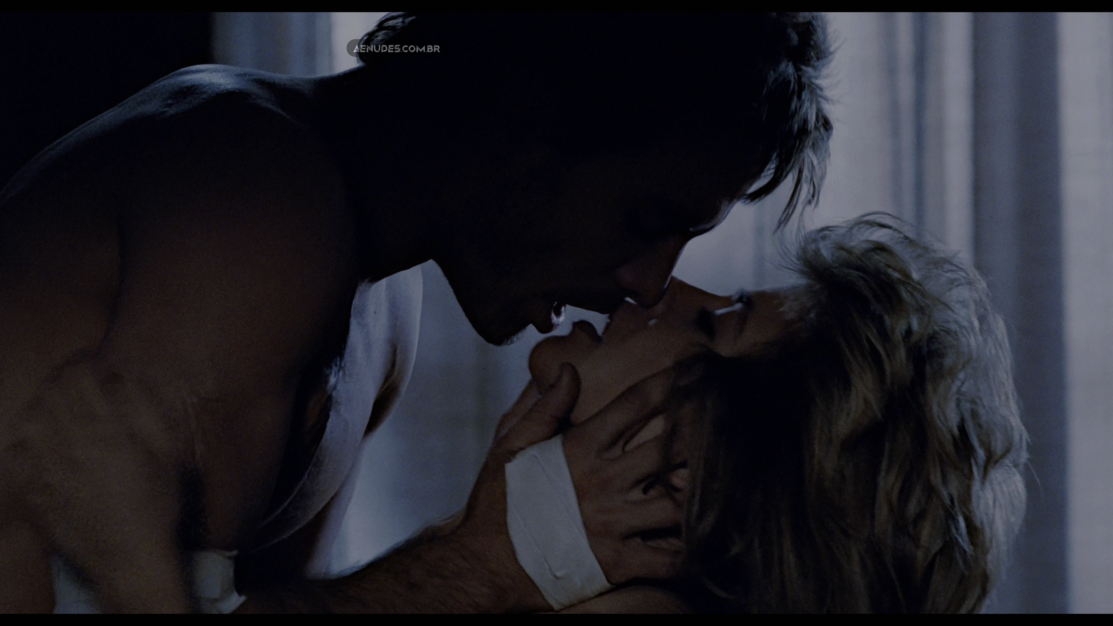 Linda Hamilton nua pelada cena de sexo em The Terminator (O Exterminador Do Futuro)