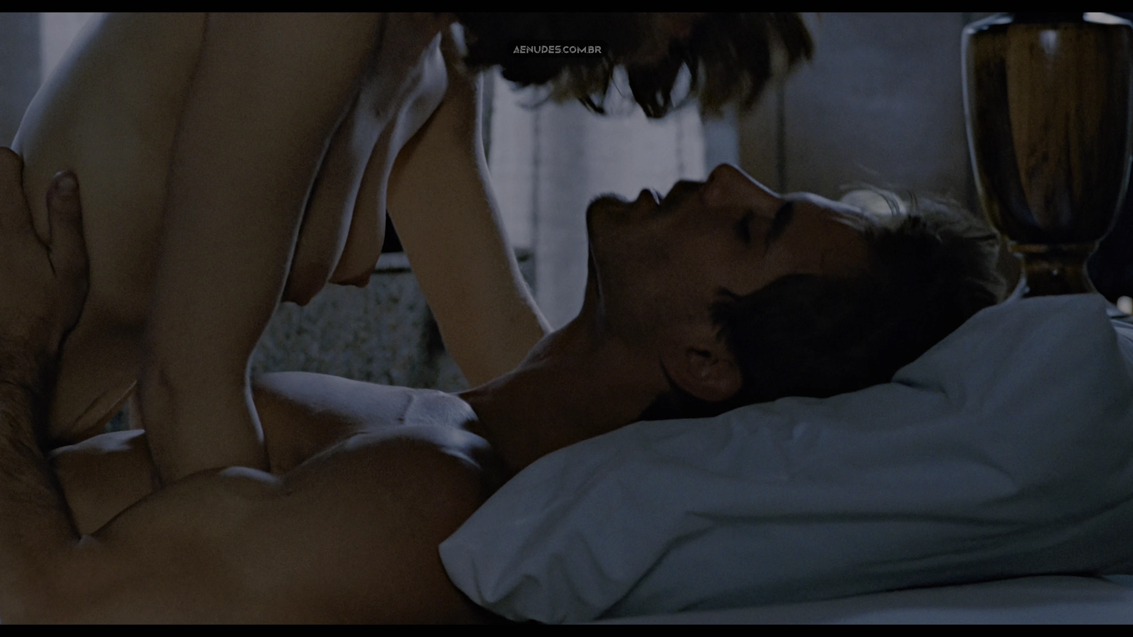 Linda Hamilton nua pelada cena de sexo em The Terminator (O Exterminador Do Futuro)