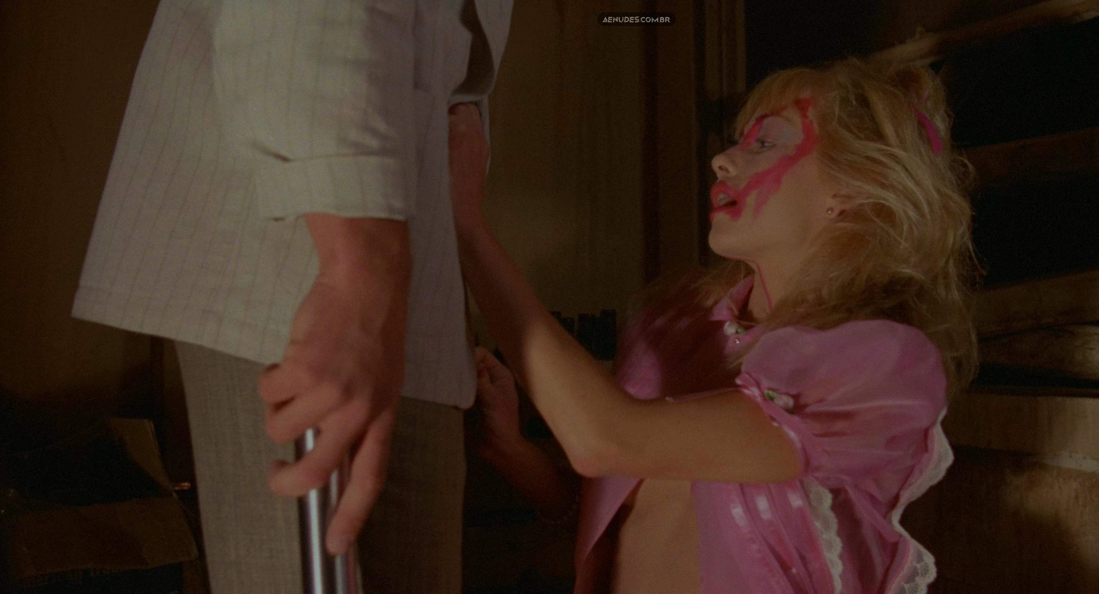 Linnea Quigley nua pelada cena de sexo em Night Of The Demons