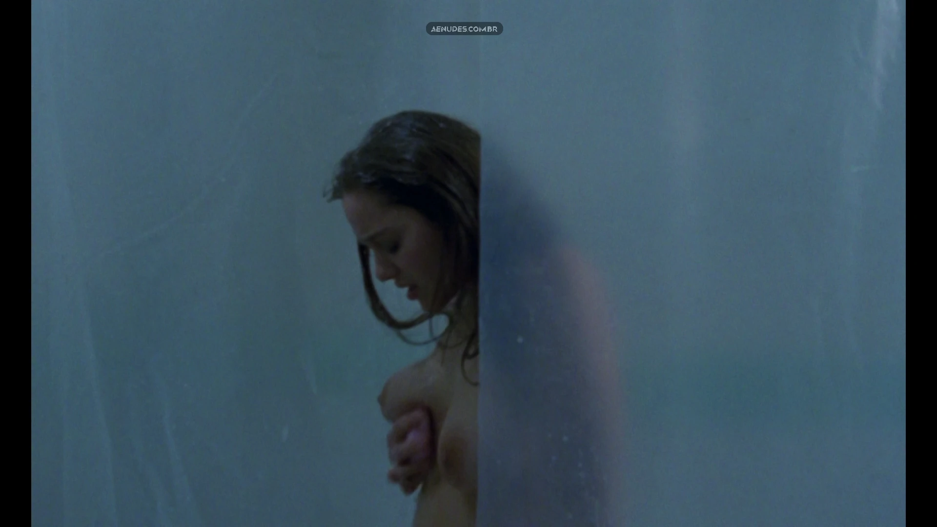 Marion Cotillard nua pelada cena de sexo em Chloe