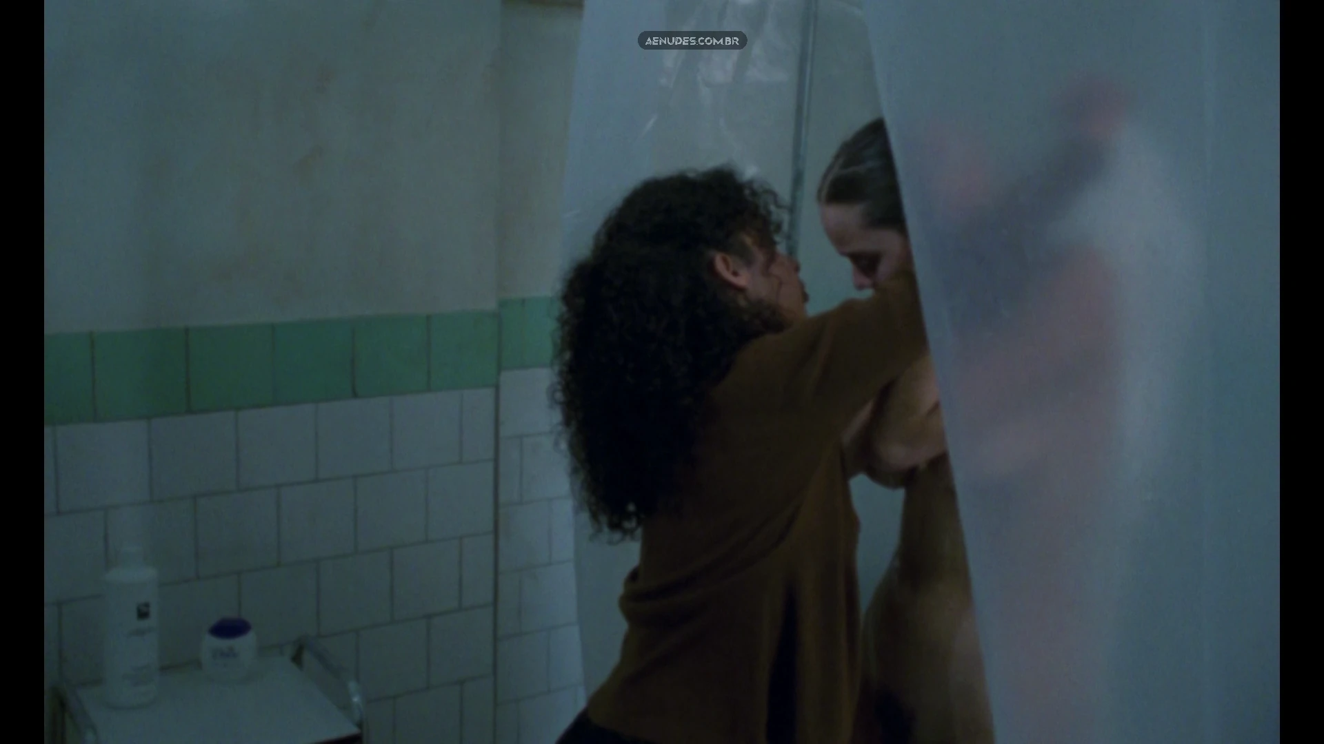 Marion Cotillard nua pelada cena de sexo em Chloe